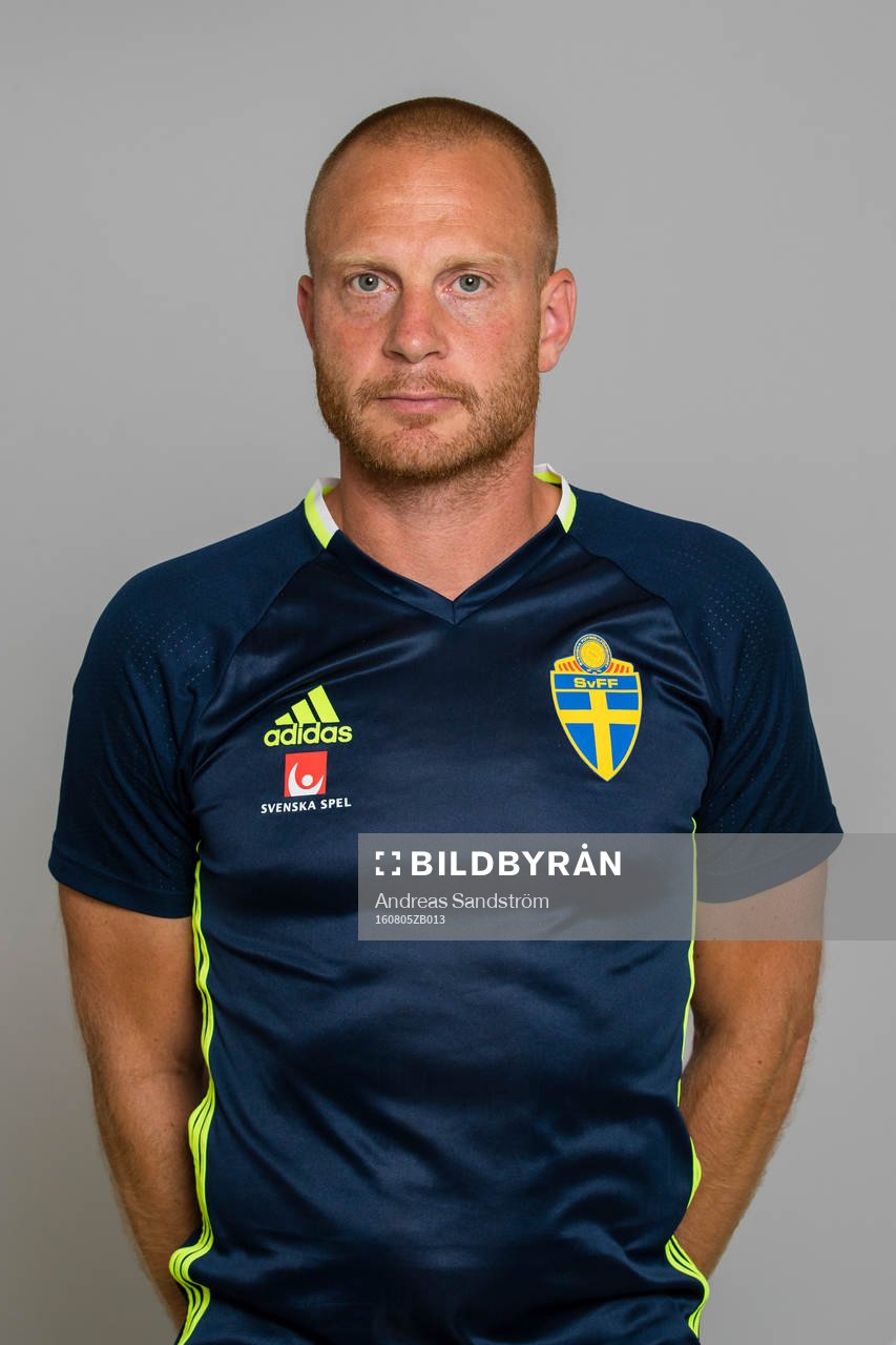 Andreas Brännström, tränare för P15/01 landslaget i fotboll poserar för ett porträtt den 5 Augusti 2016 i Stockholm. 