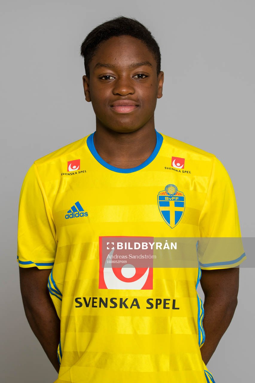 Nadir Ayeva som spelar i P15/01 landslaget i fotboll