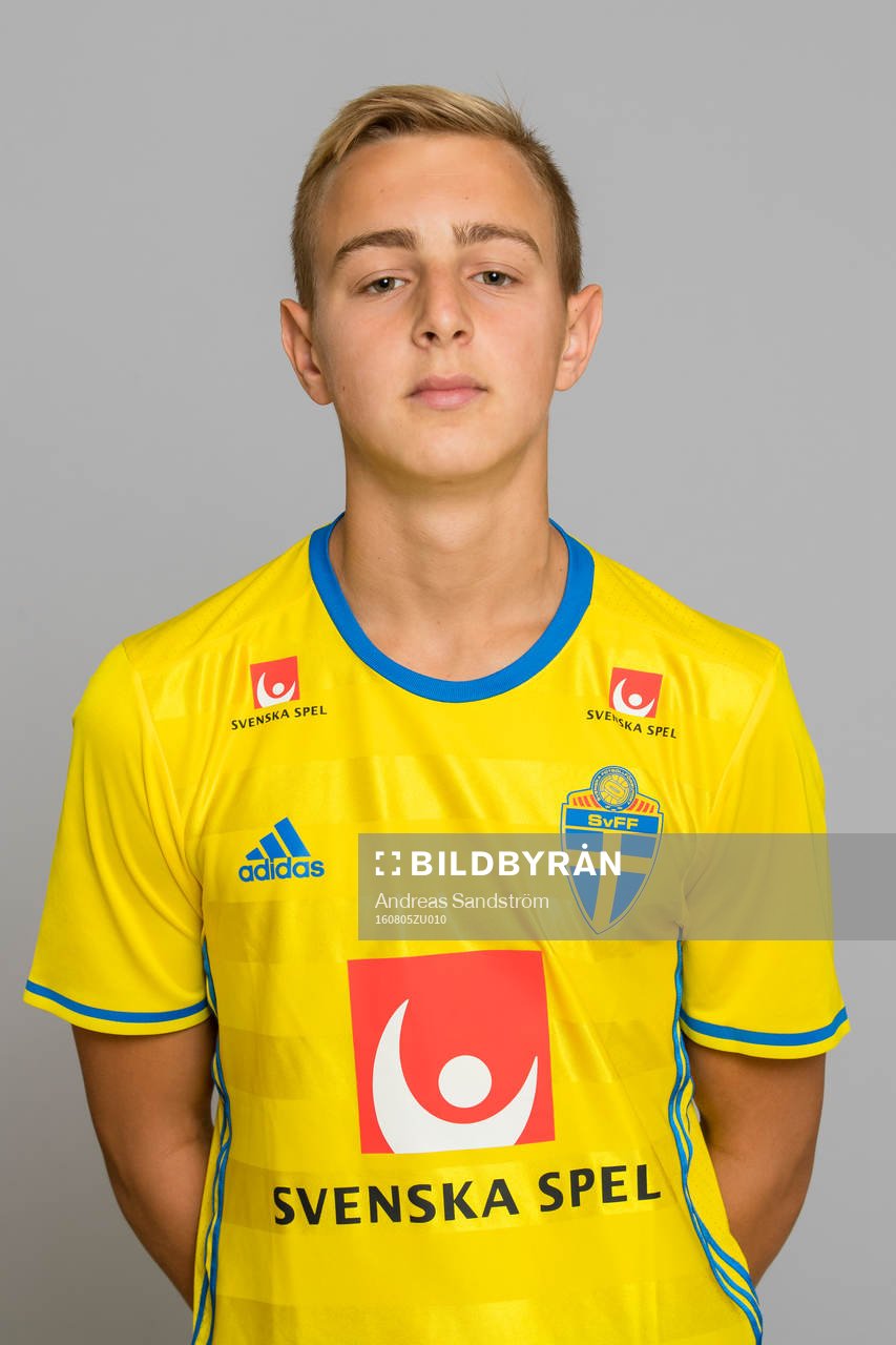 Amel Mujanic som spelar i P15/01 landslaget i fotboll