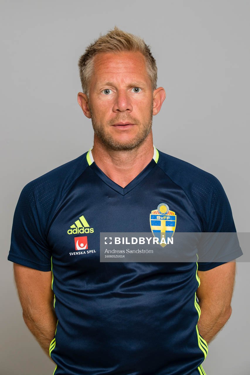 Staffan Larsson, Naprapat för P15/01 landslaget i fotboll
