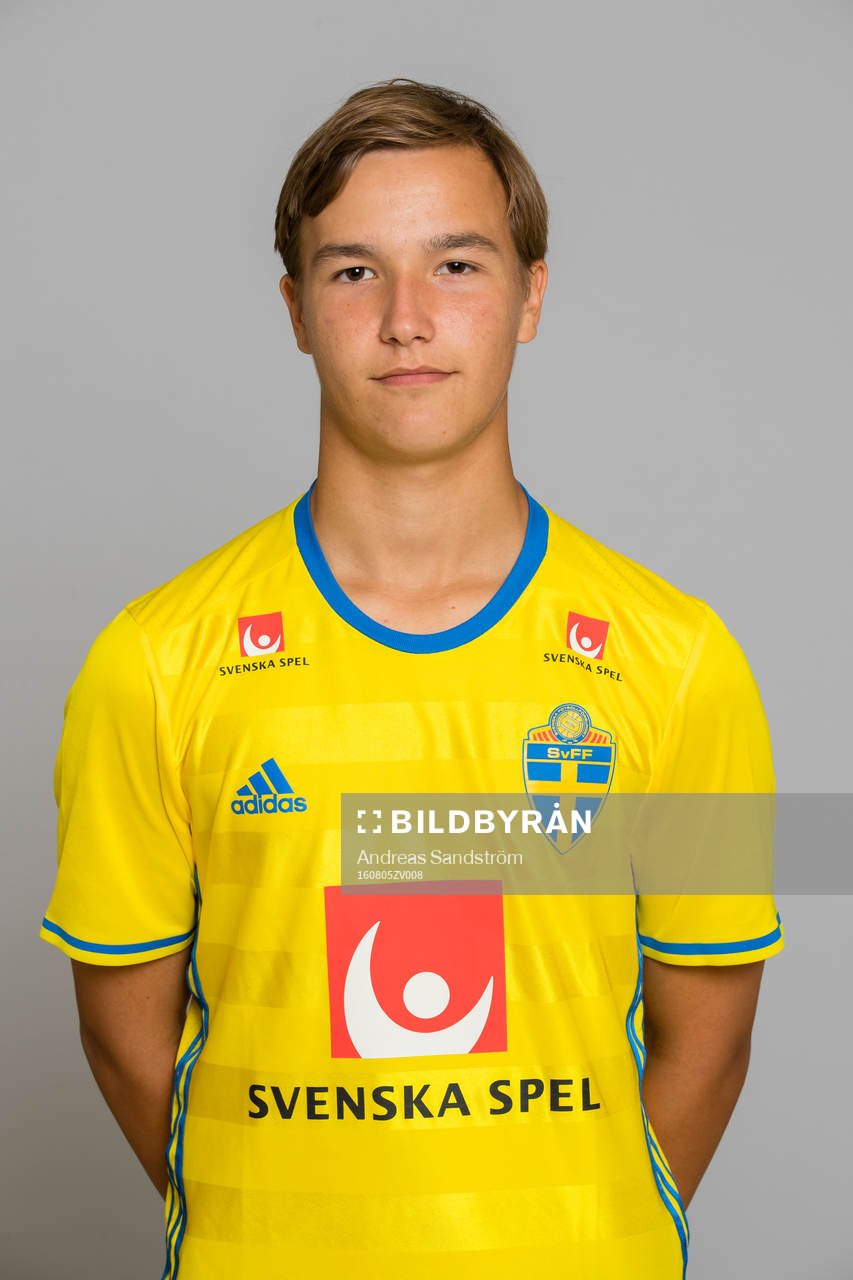 Hampus Svensson som spelar i P15/01 landslaget i fotboll