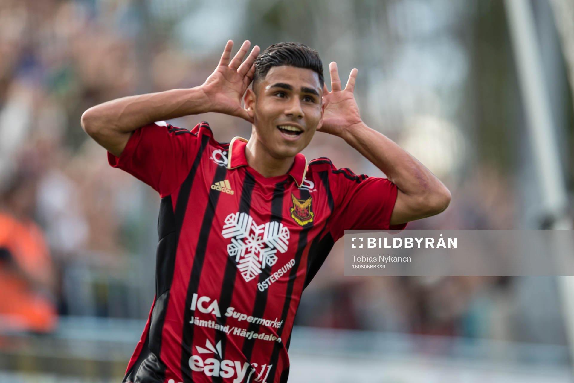 Östersunds Hosam Aiesh jublar