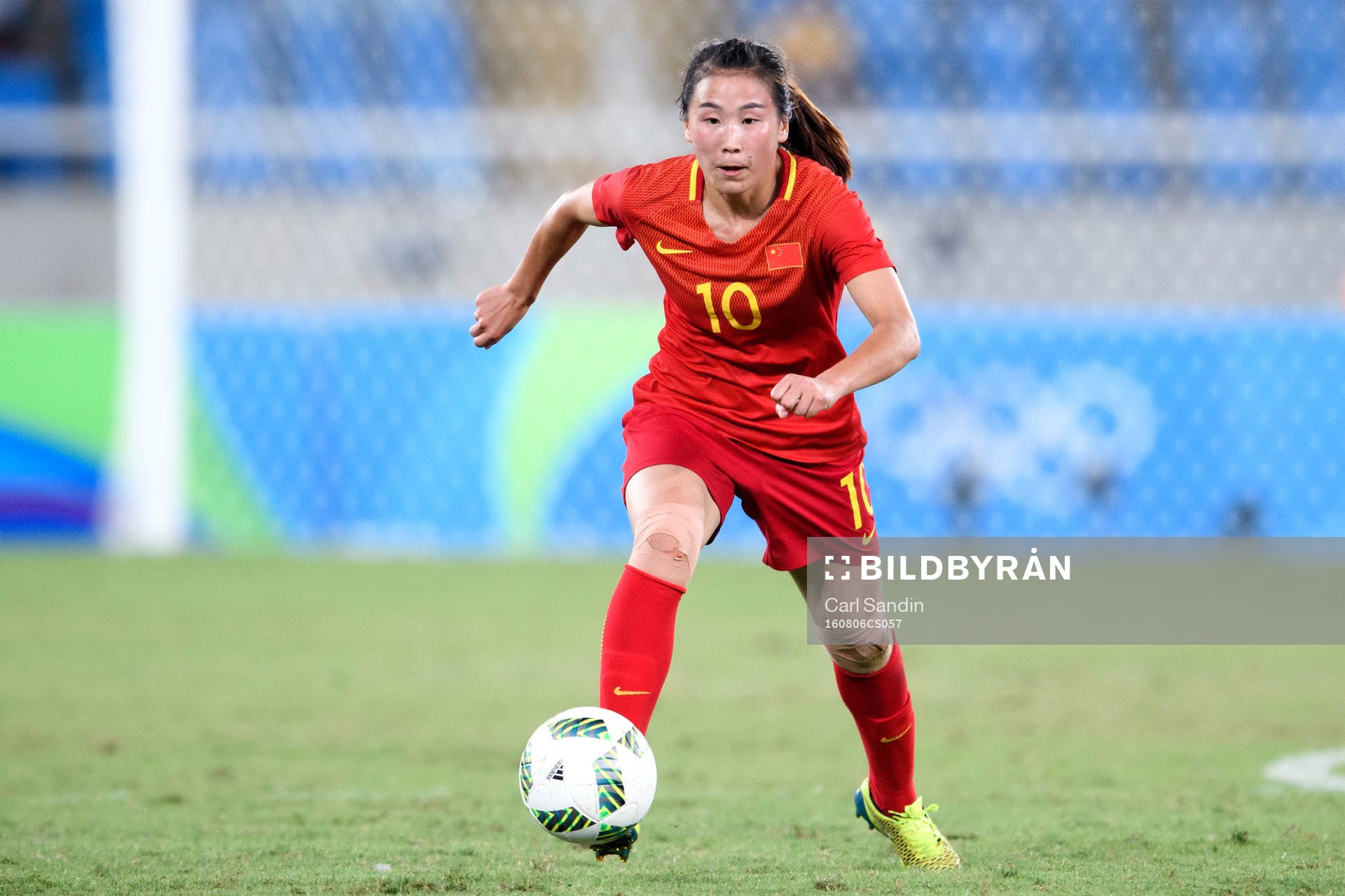 Kinas Li Yang i fotbollsmatchen mellan Sydafrika och Kina