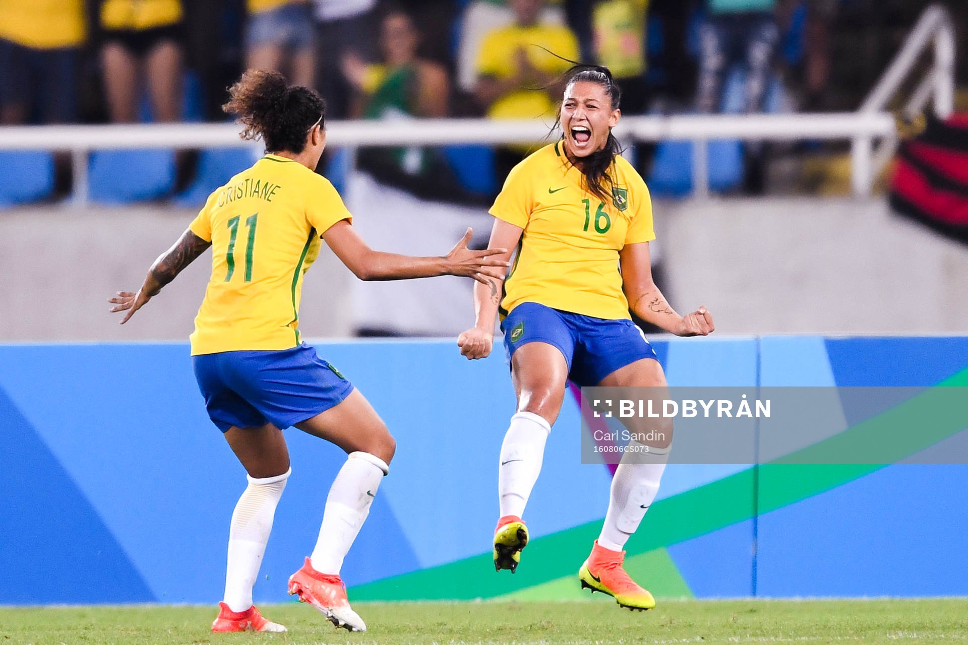 Brasiliens Cristiane och Beatriz jublar