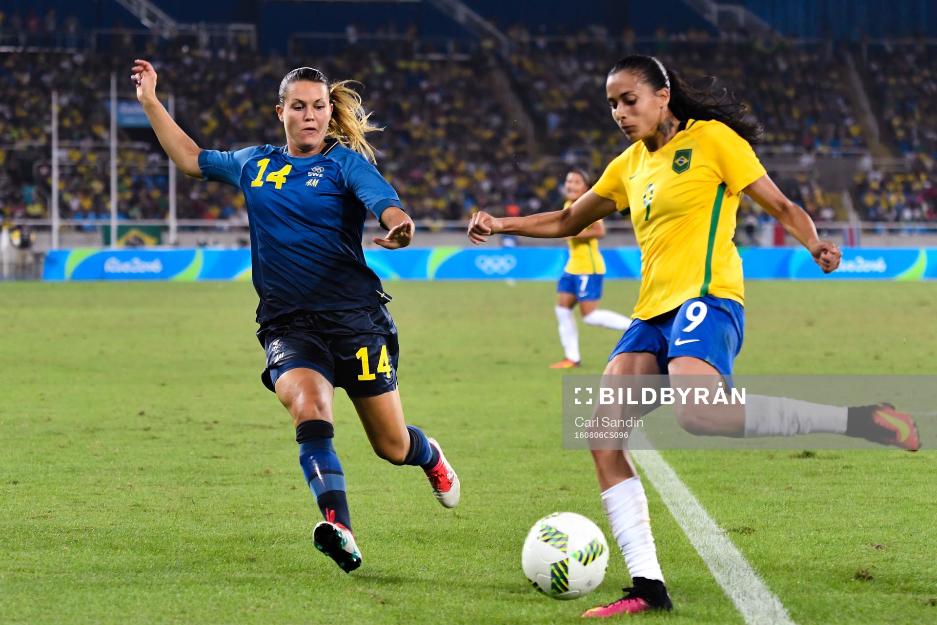 Sveriges Jonna Andersson och Brasiliens Andressa Alves  i