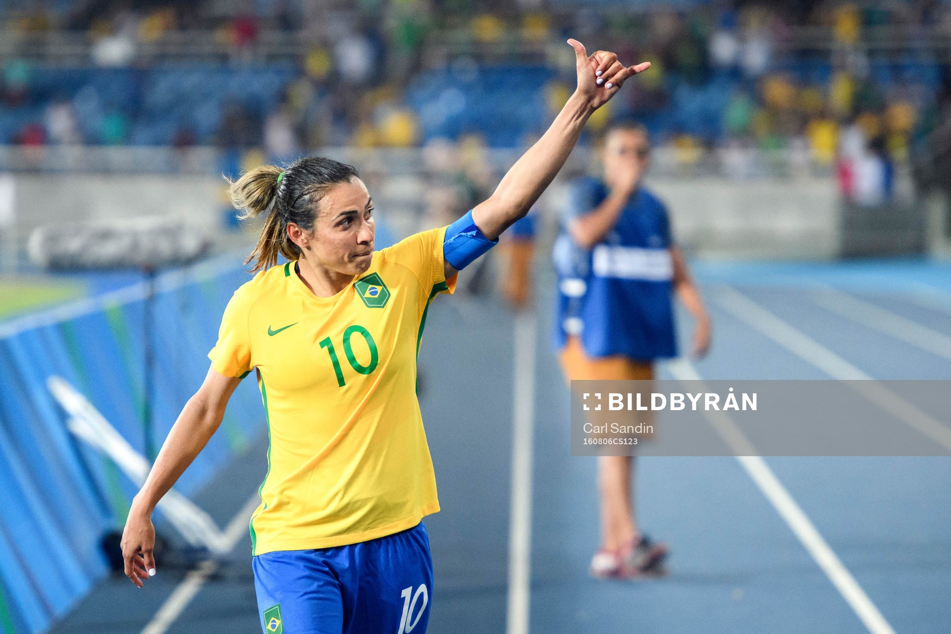 Brasiliens Marta tackar publiken