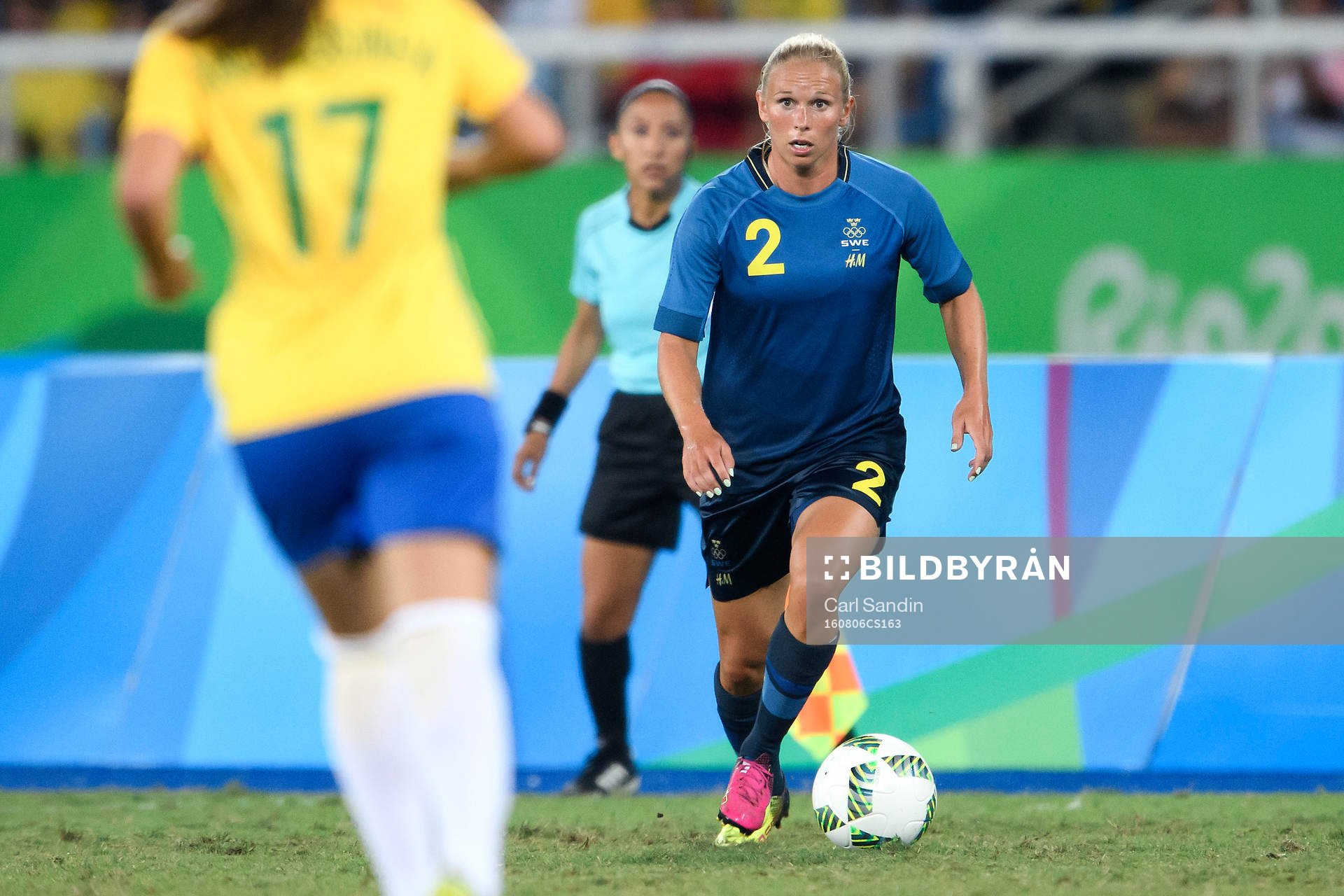 Sveriges Jonna Andersson i fotbollsmatchen mellan Brasilien
