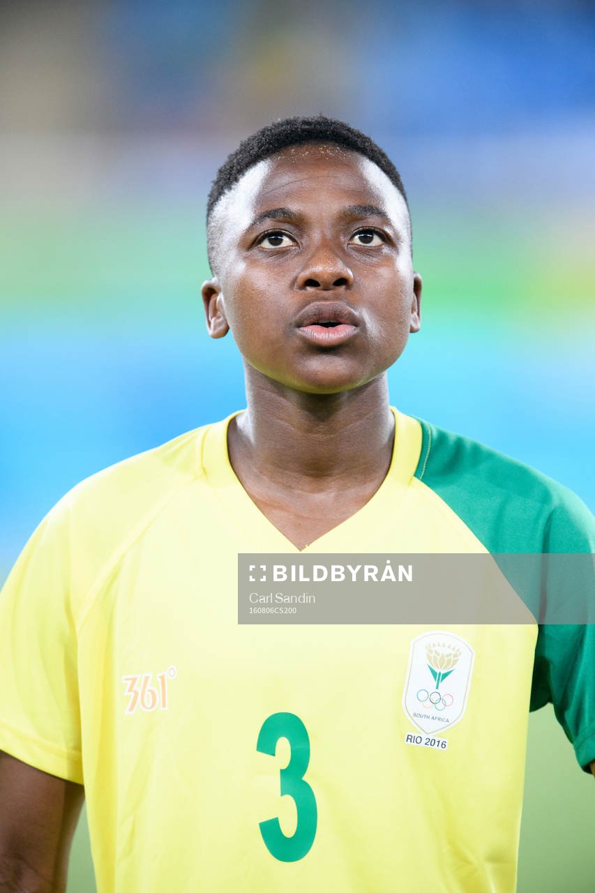 Sydafrikas Nothando Vilakazi vid lineup innan
