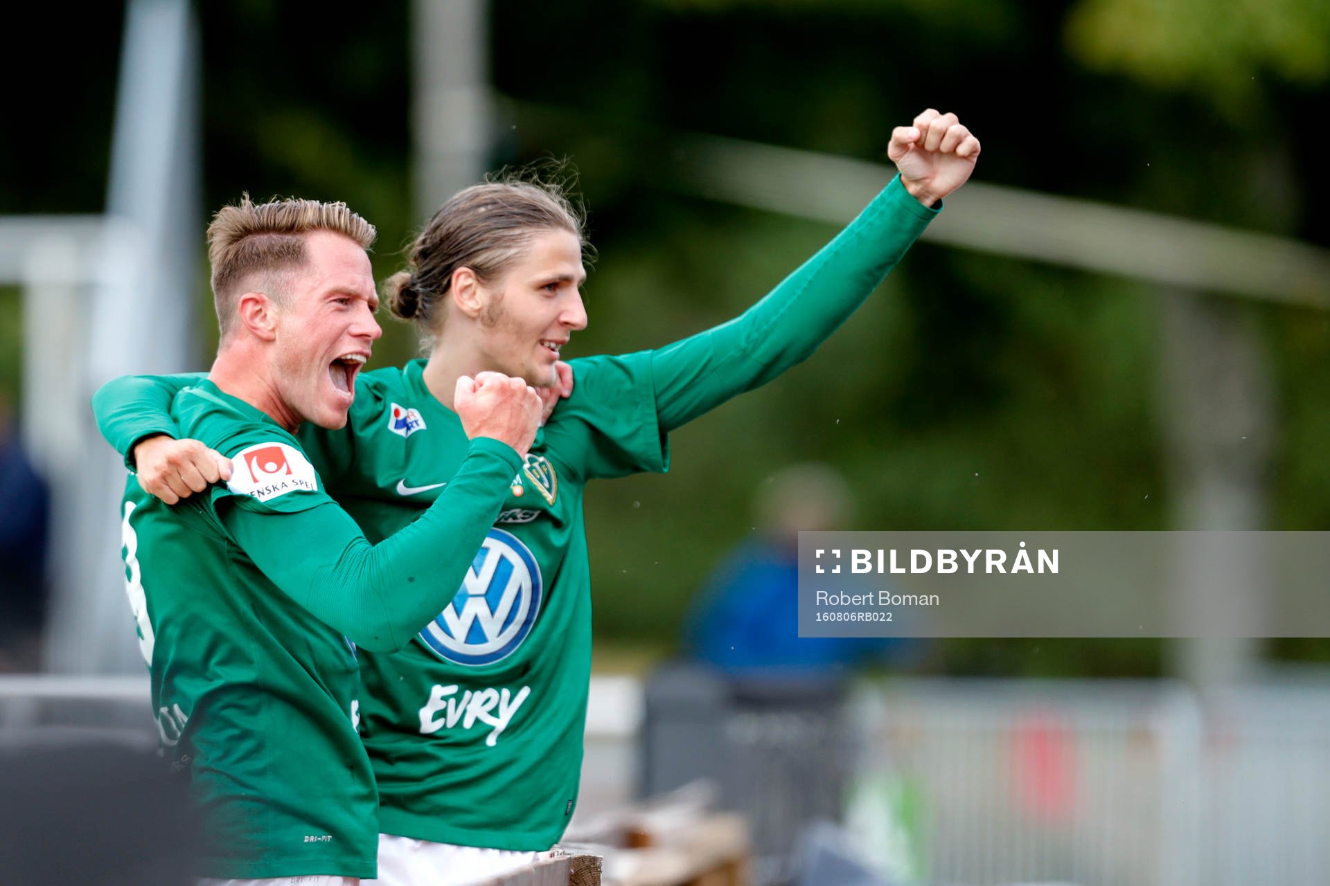 Jönköpings Tommy Thelin och Pawel Cibicki jublar