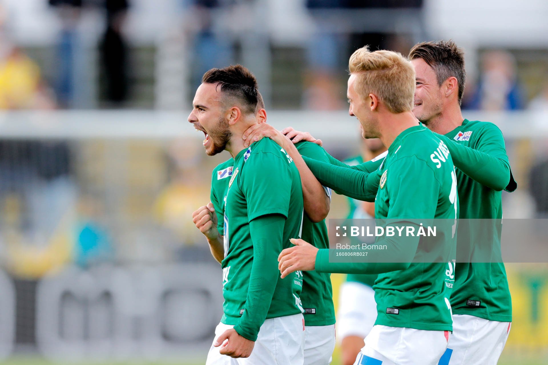 Jönköpings Dzenis Kozica jublar efter 0-5 under fotbollsmatchen i Allsvenskan mellan Falkenberg och Jönköping den 6 Augusti 2016 i Falkenberg