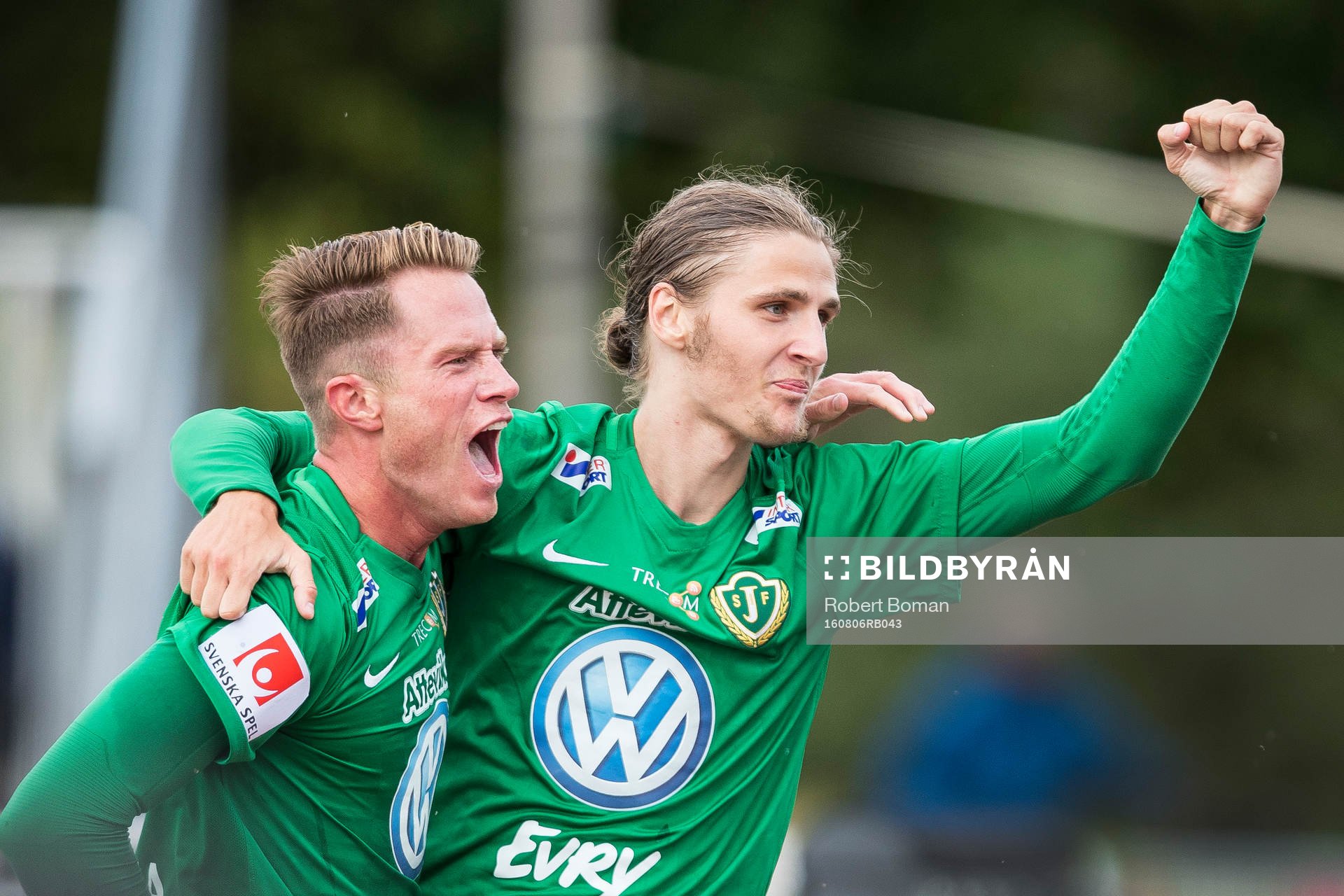 Jönköpings Tommy Thelin och Pawel Cibicki jublar