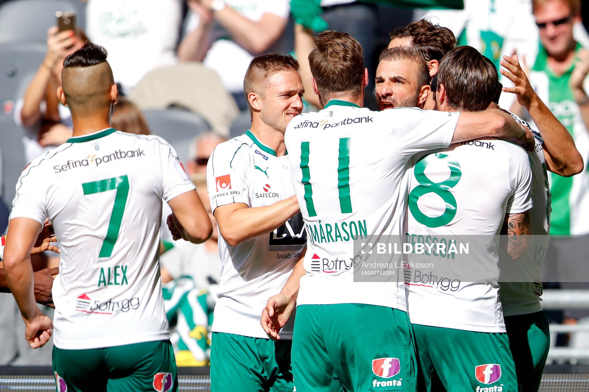 Hammarbys Alexssander Medeiros de Azeredo, Mats Solheim, Arnór Smárason och Johan Persson jublar tillsammans med 1-0 målskytten Kennedy Bakircioglu under fotbollsmatchen i Allsvenskan mellan Hammarby och Kalmar den 7 augusti 2016 i Stockholm.