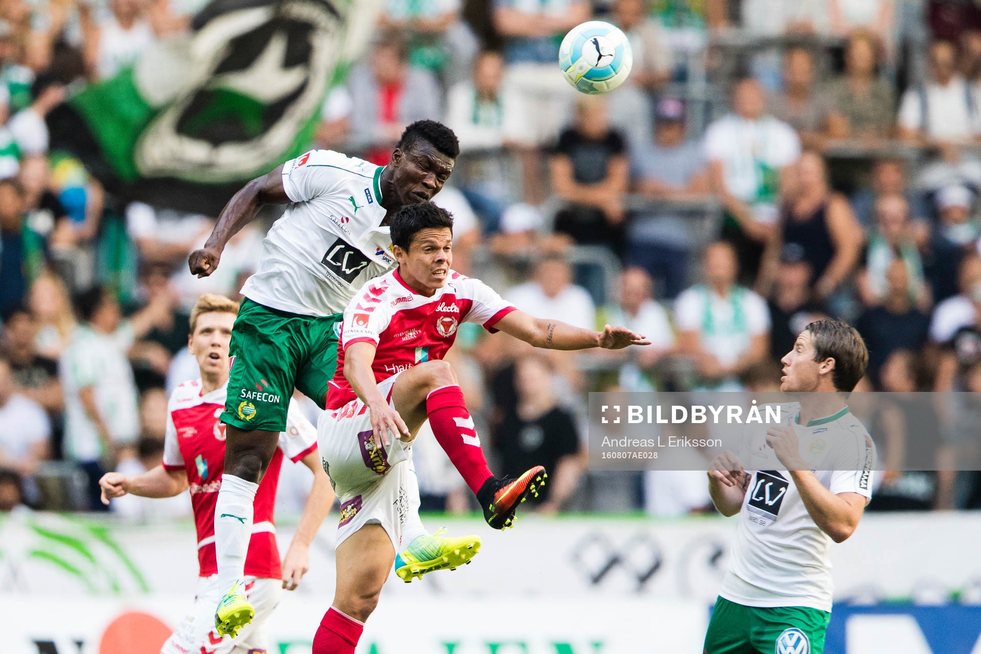 Hammarbys Joseph Aidoo i en nickduell med Kalmars Romário Pereira Sipião under fotbollsmatchen i Allsvenskan mellan Hammarby och Kalmar den 7 augusti 2016 i Stockholm.