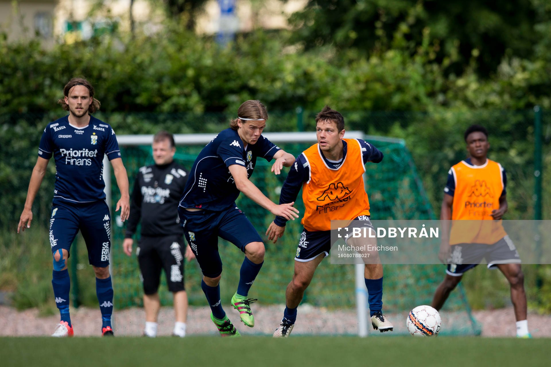 IFK Göteborgs August Erlingmark mot Mads Albeck