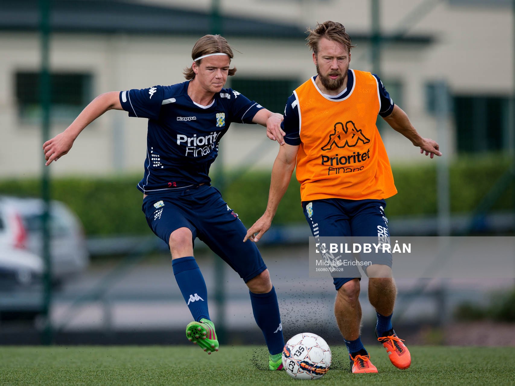 IFK Göteborgs August Erlingmark mot Adam Johansson
