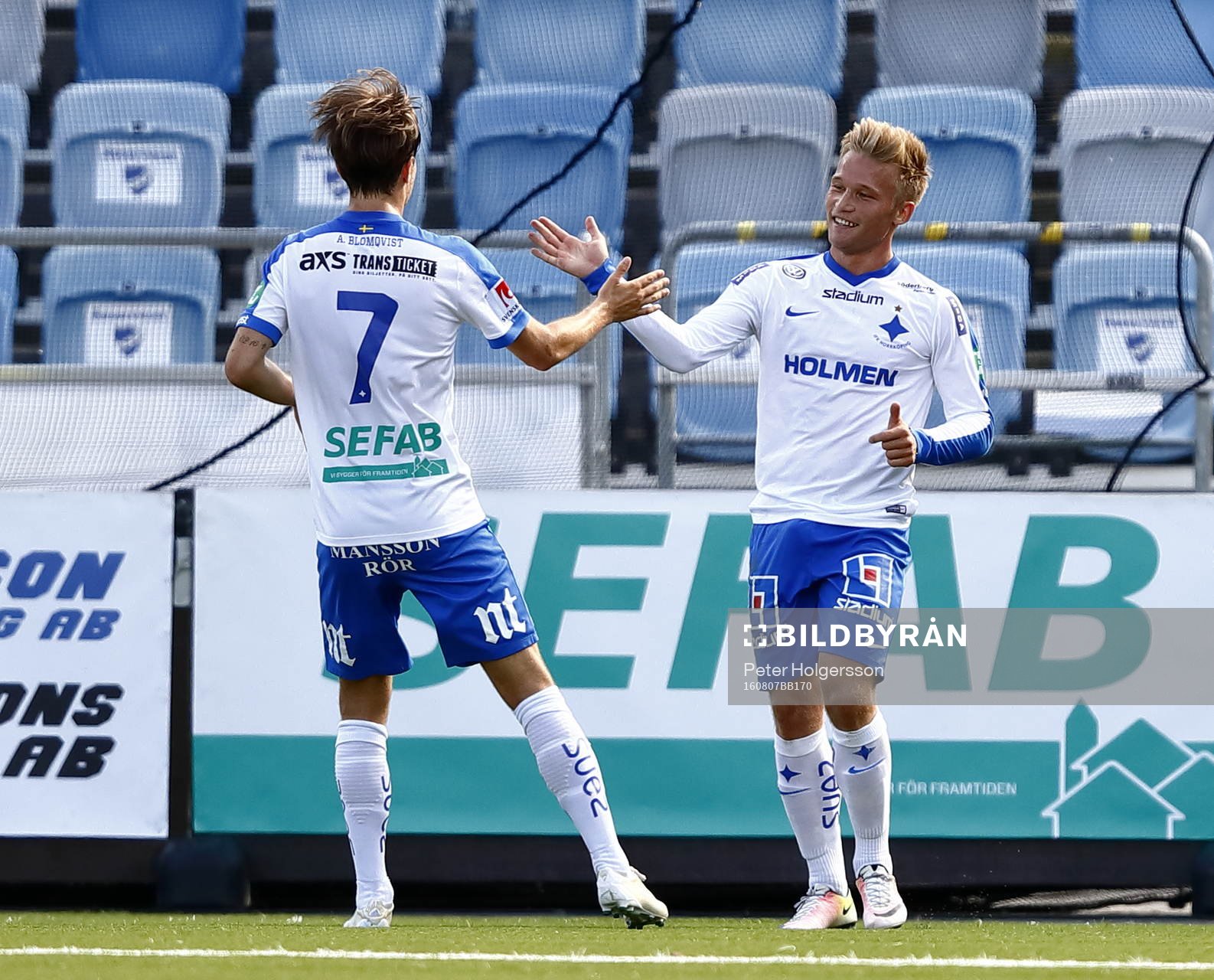 Norrköpings Andreas Blomqvist och Nicklas Bärkroth jublar