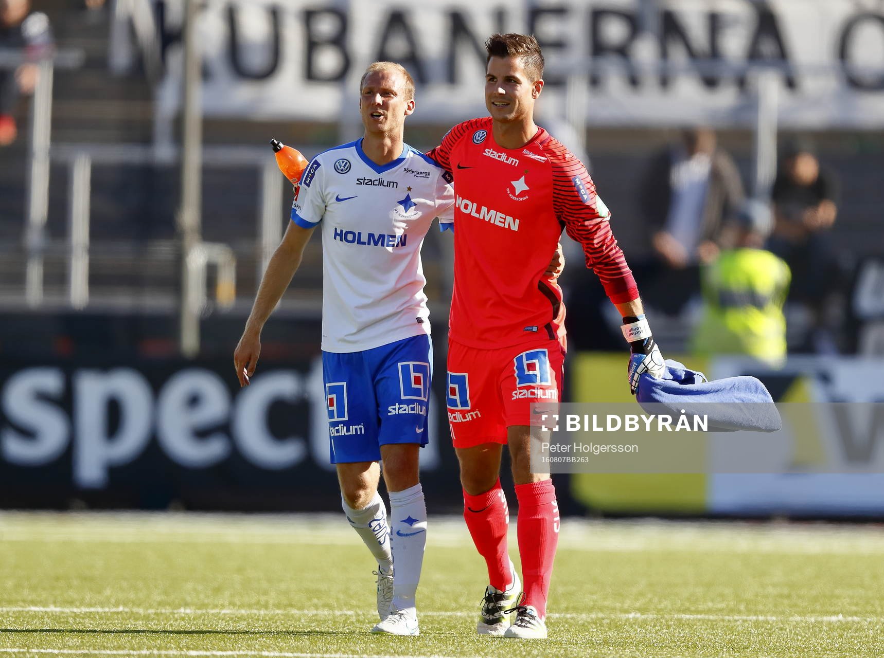Norrköpings Andreas Johansson och målvakt Michael Langer