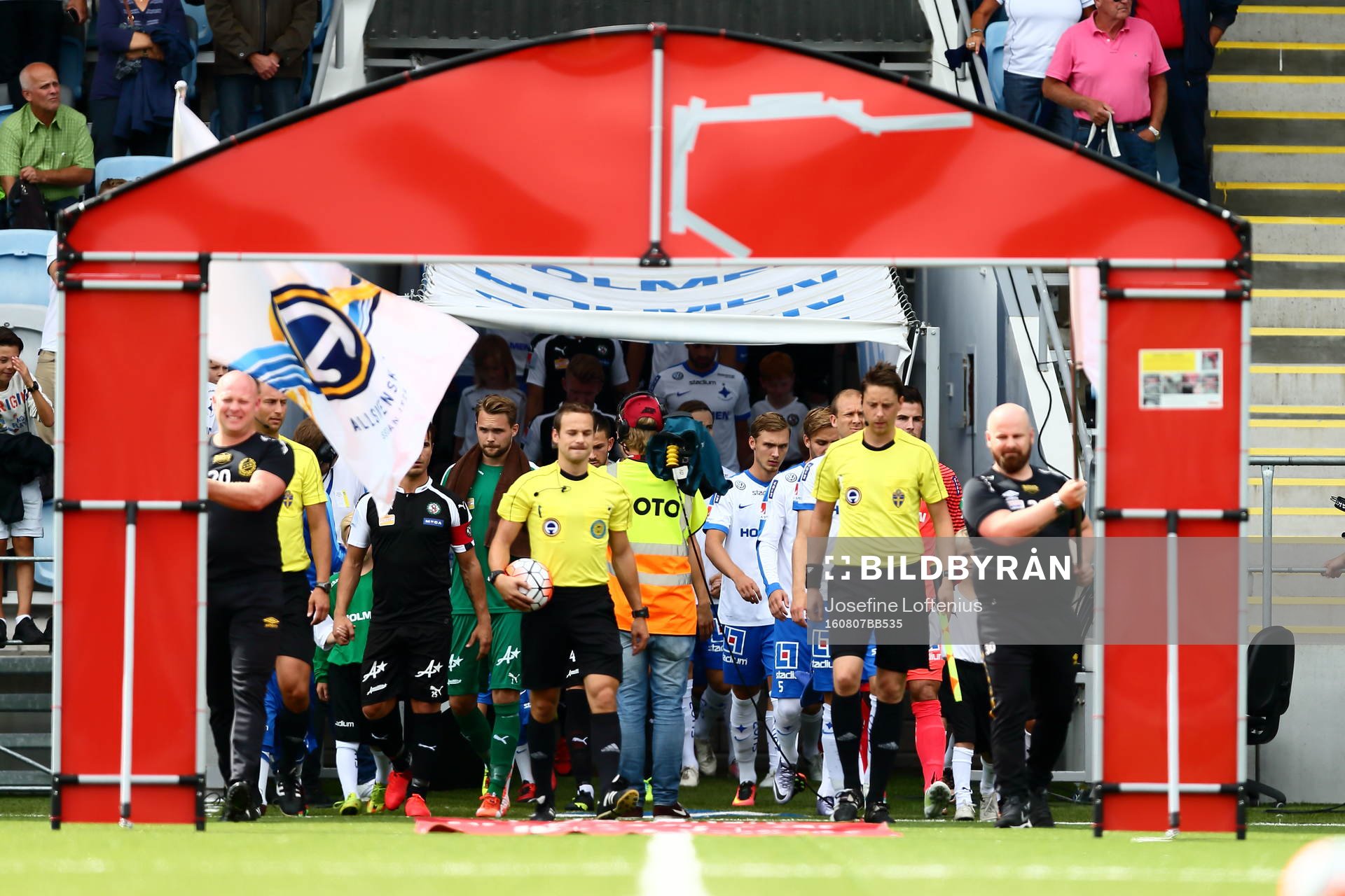 Intåg till fotbollsmatchen i Allsvenskan mellan