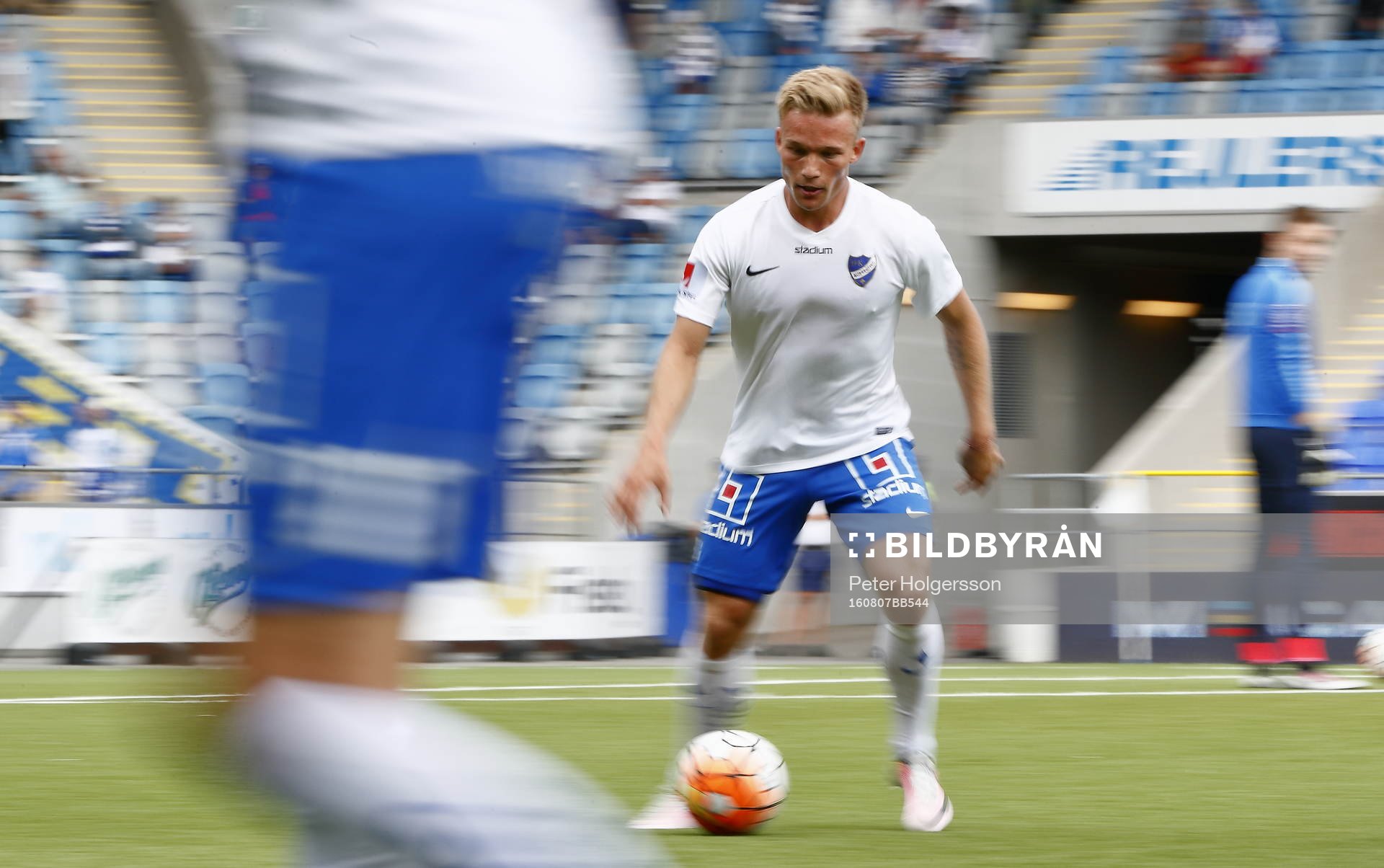 Norrköpings Nicklas Bärkroth värmer upp