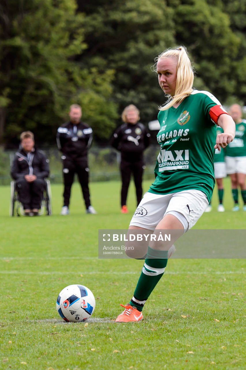 under fotbollsmatchen i Eskilscupen flickor F16 mellan