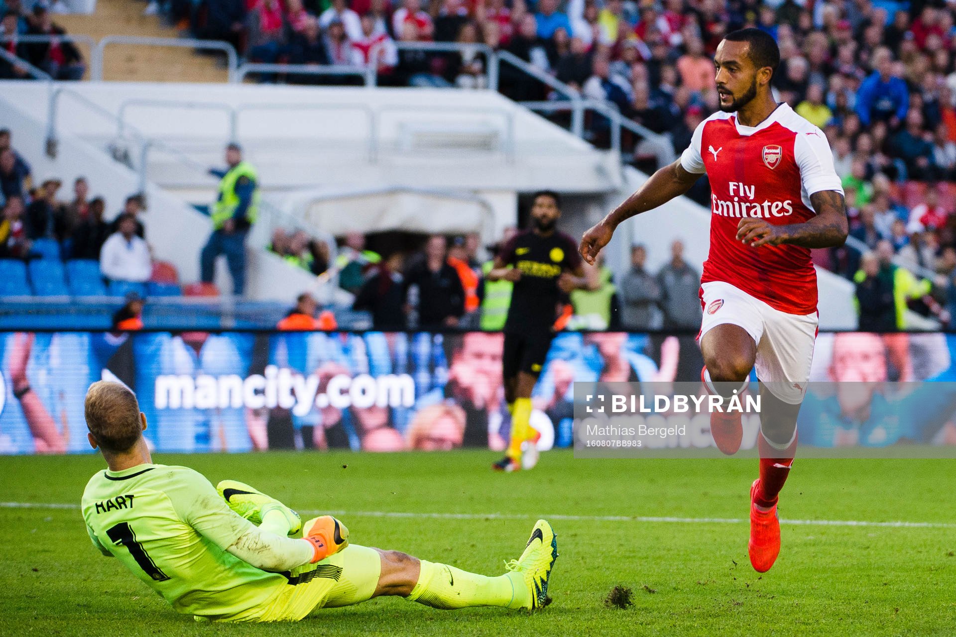 Arsenals Theo Walcott gör 3-1-målet bakom Manchester