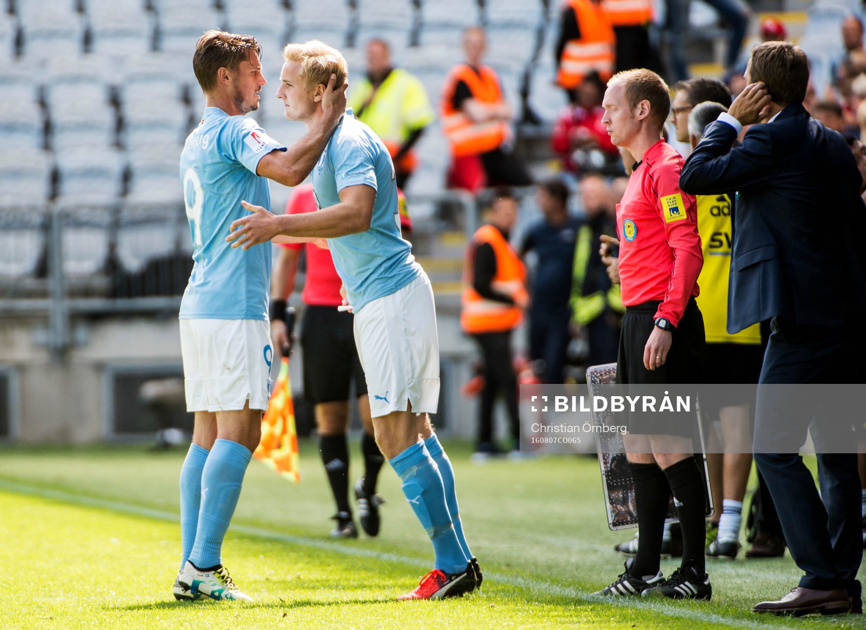 Malmö FFs Markus Rosenberg kramar om Franz Brorsson när