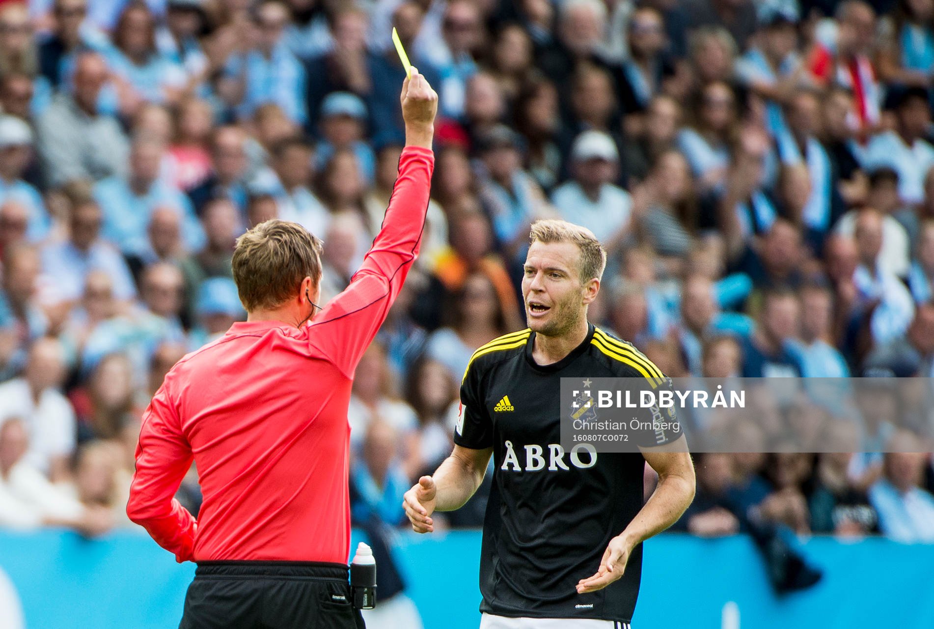 s Per Karlsson gult kort