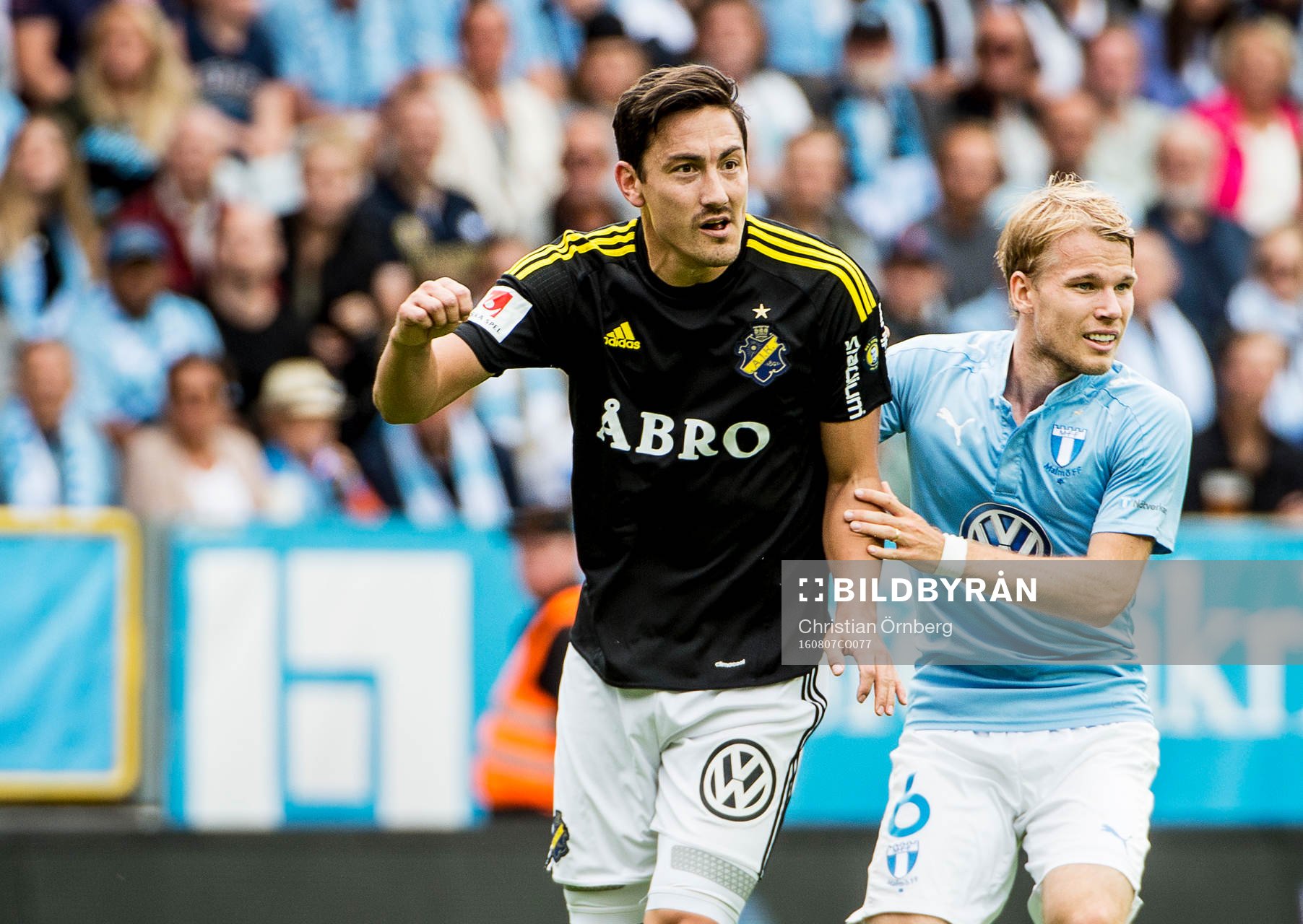 s Stefan Ishizaki och Malmö FFs Oscar Lewicki
