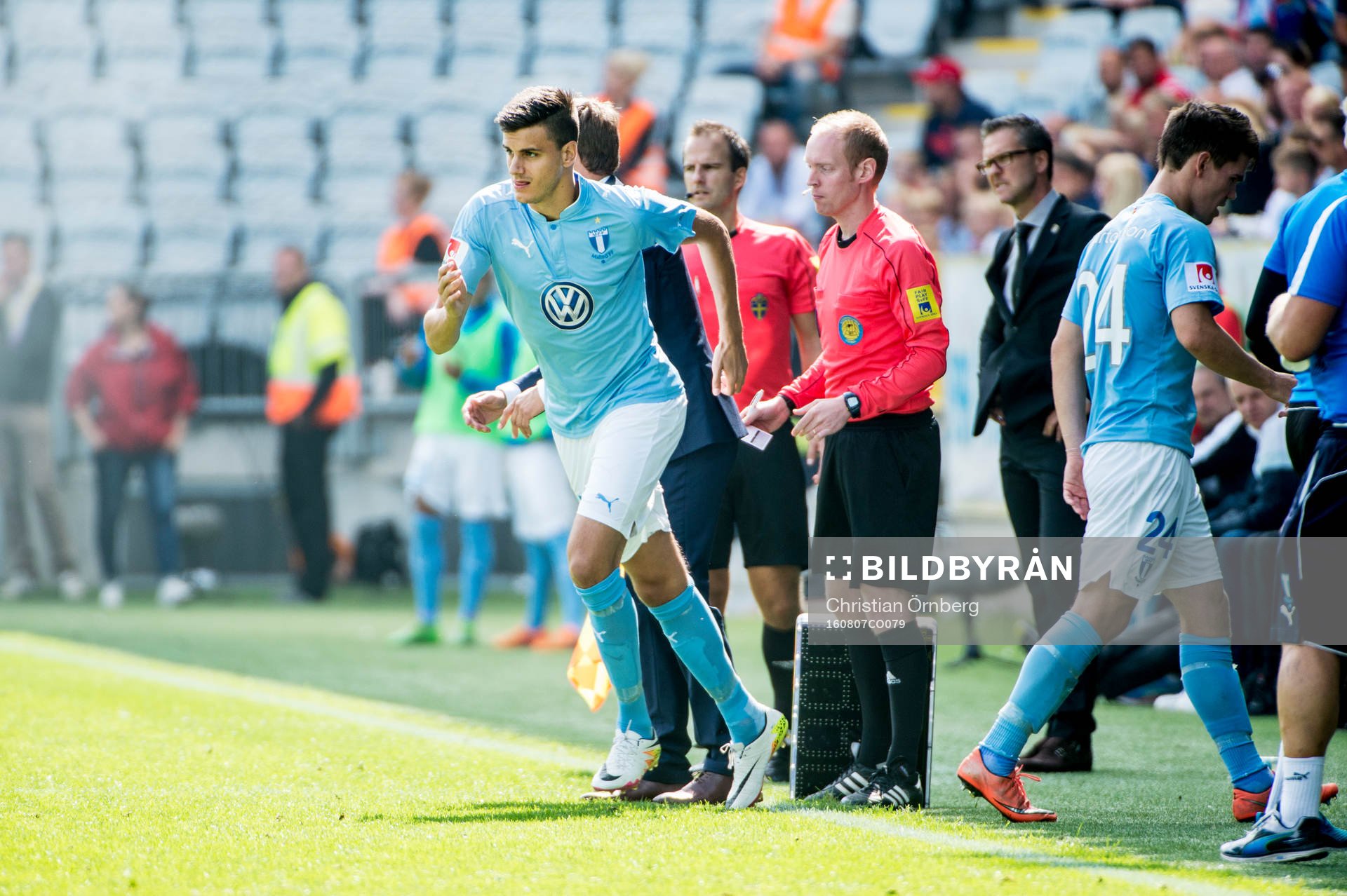 Malmö FFs Alexander Jeremejeff kommer in och ut byts Vidar