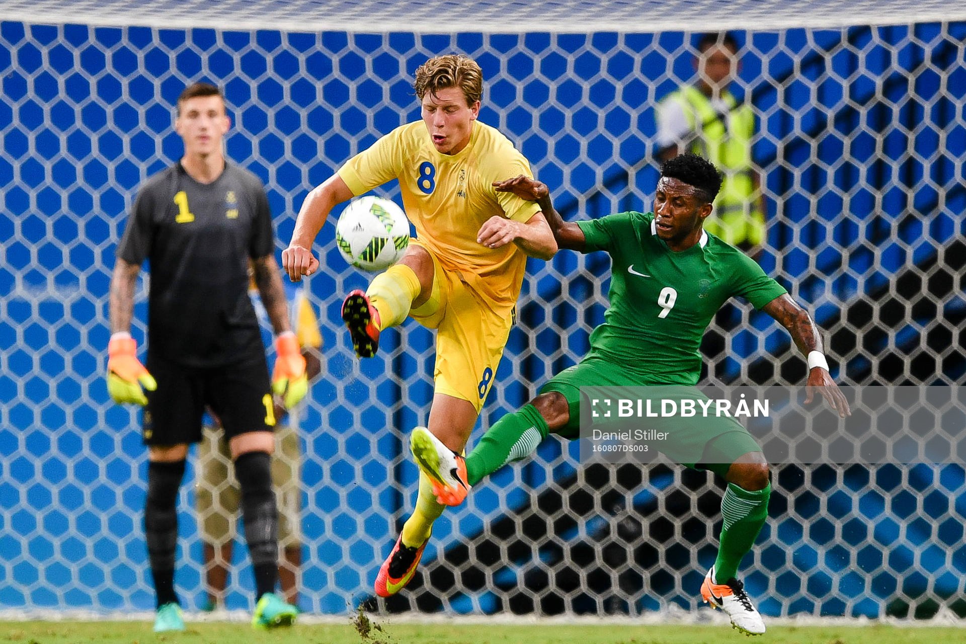 Sveriges Alexander Fransson och Nigerias Imoh Ezekiel