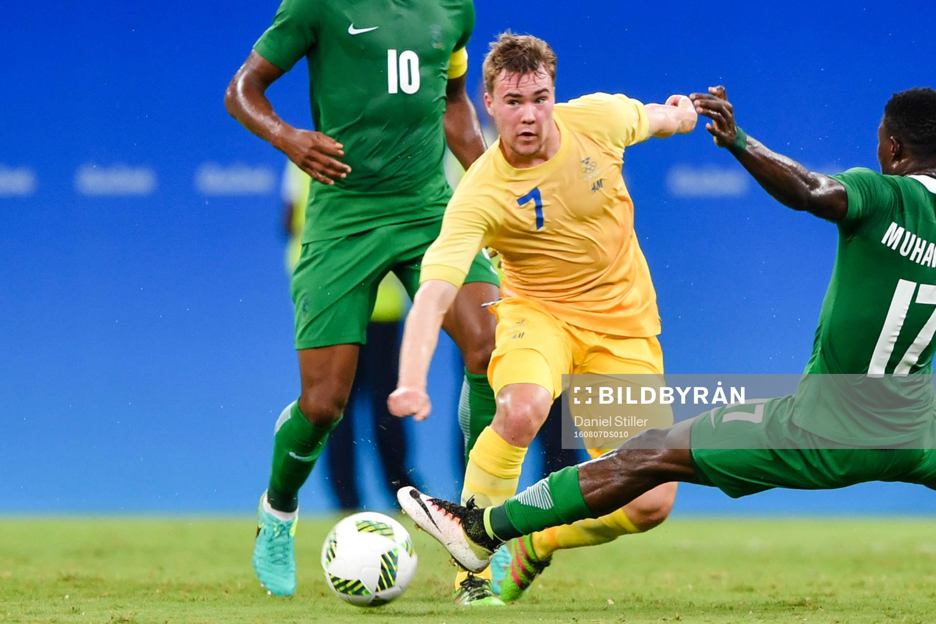 Sveriges Simon Tibbling och Nigerias Usman Muhammed