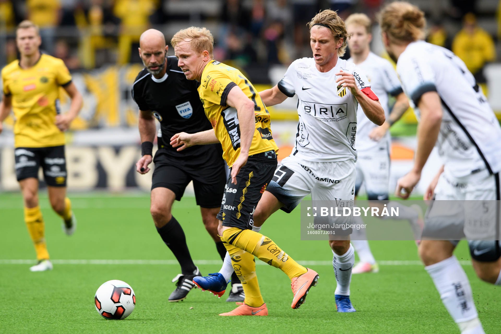 Elfsborgs Simon Lundevall och Häckens Rasmus Schuller under fotbollsmatchen i Allsvenskan mellan Elfsborg och Häcken den 7 augusti 2016 i BORÅS.