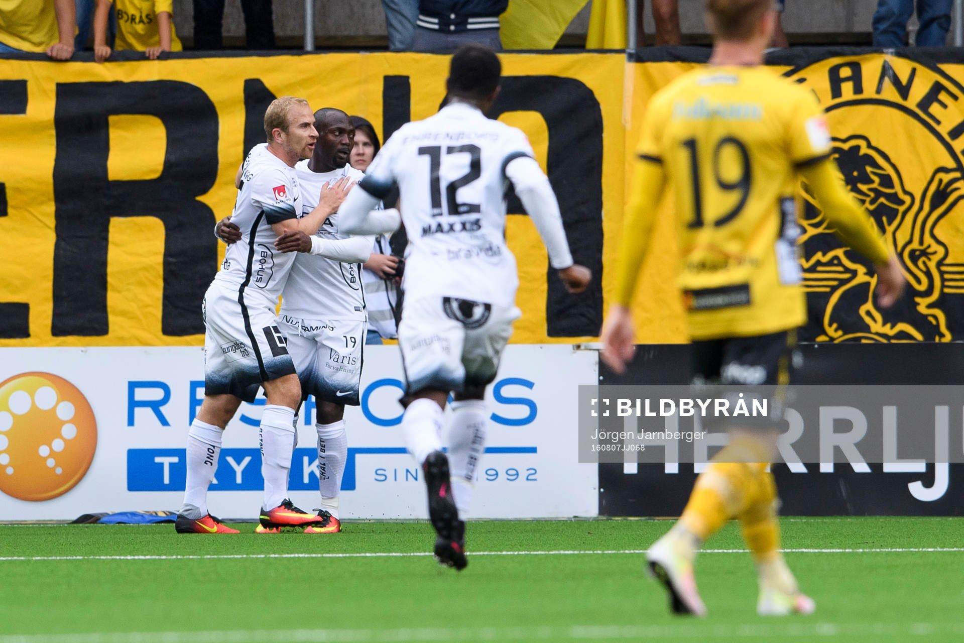 Häckens John Owoeri jublar