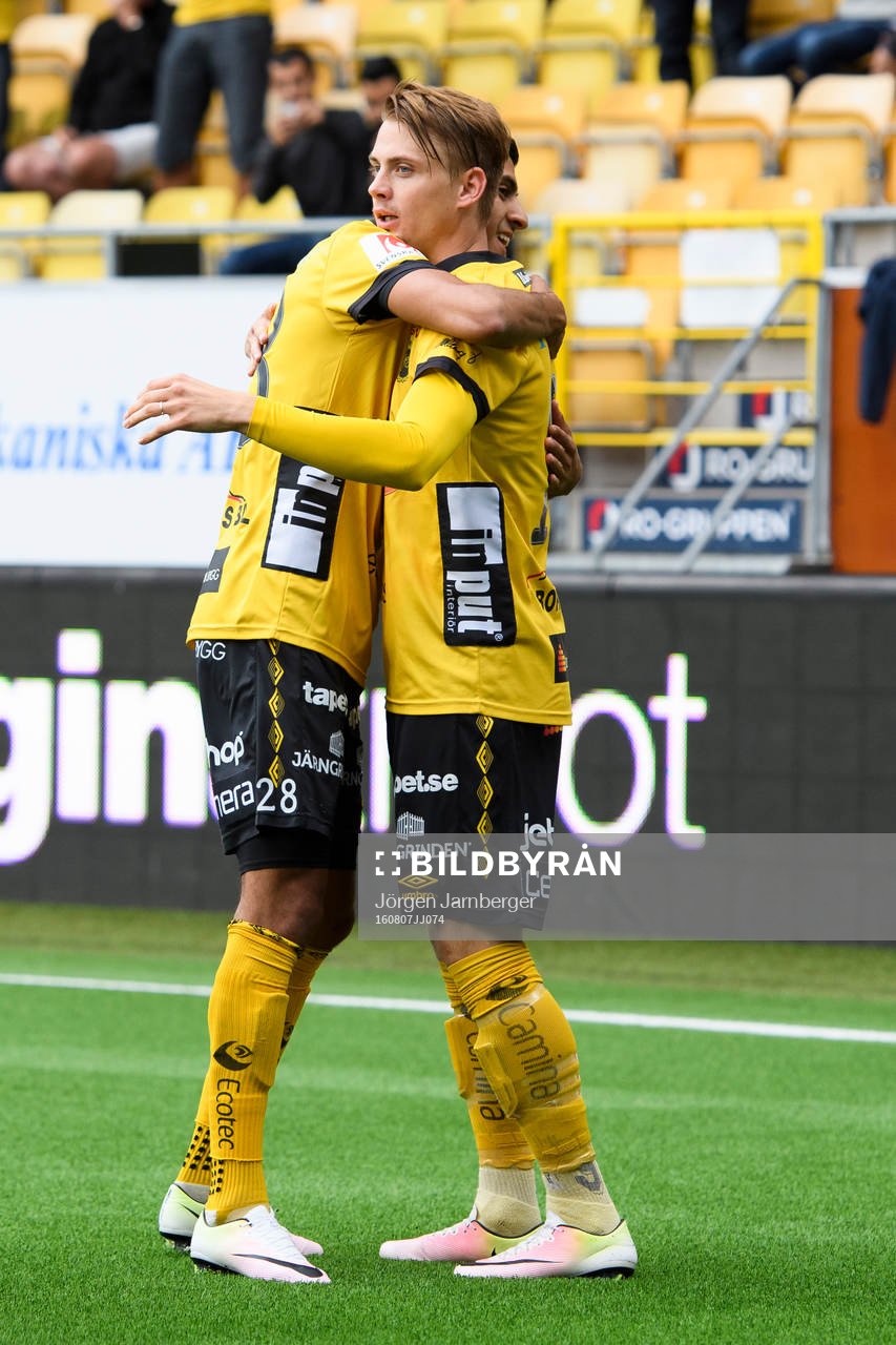 Elfsborgs Simon Hedlund jublar