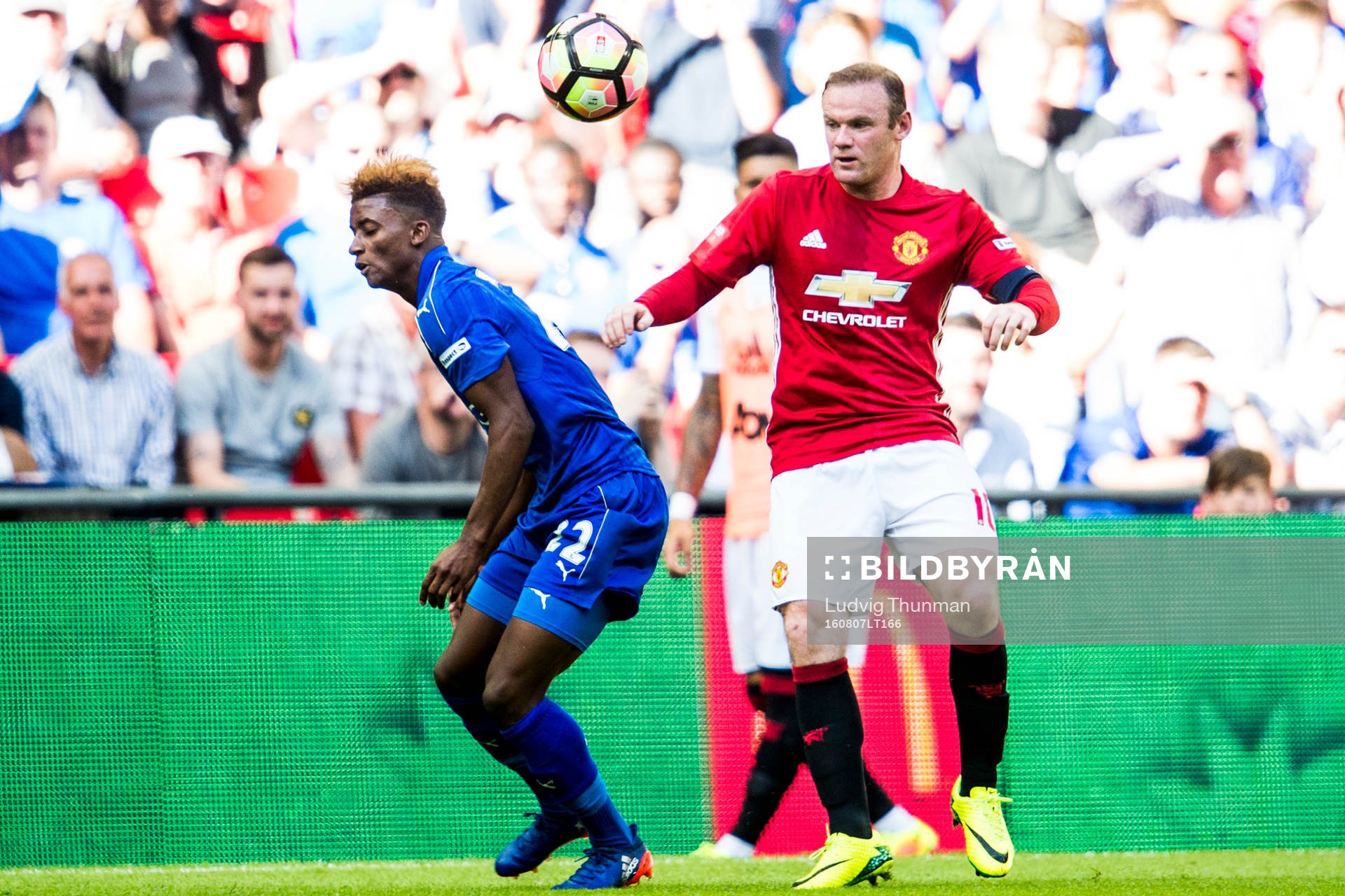 Leicester Citys Demarai Gray och Manchester Uniteds Wayne