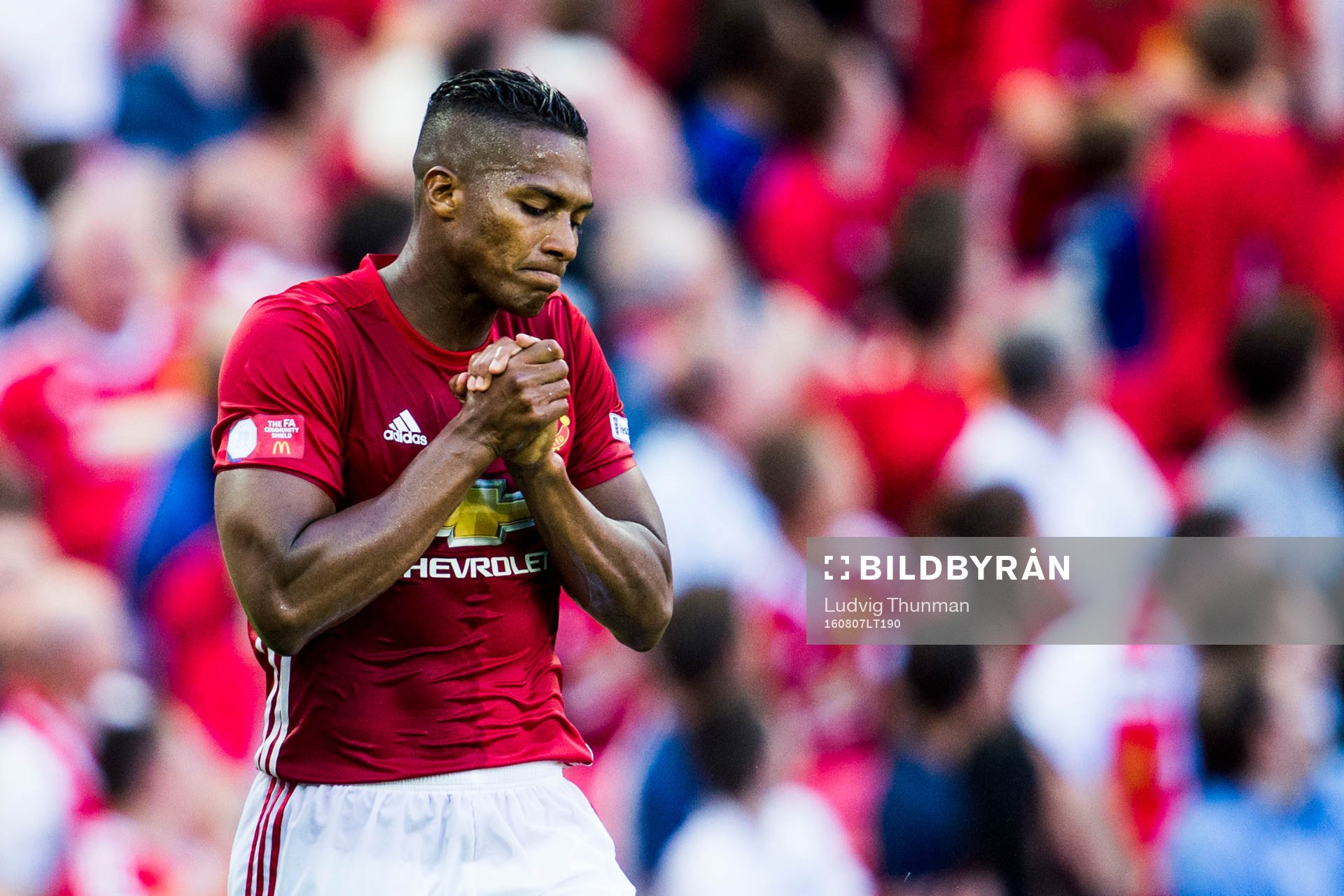 Manchester Uniteds Antonio Valencia deppar