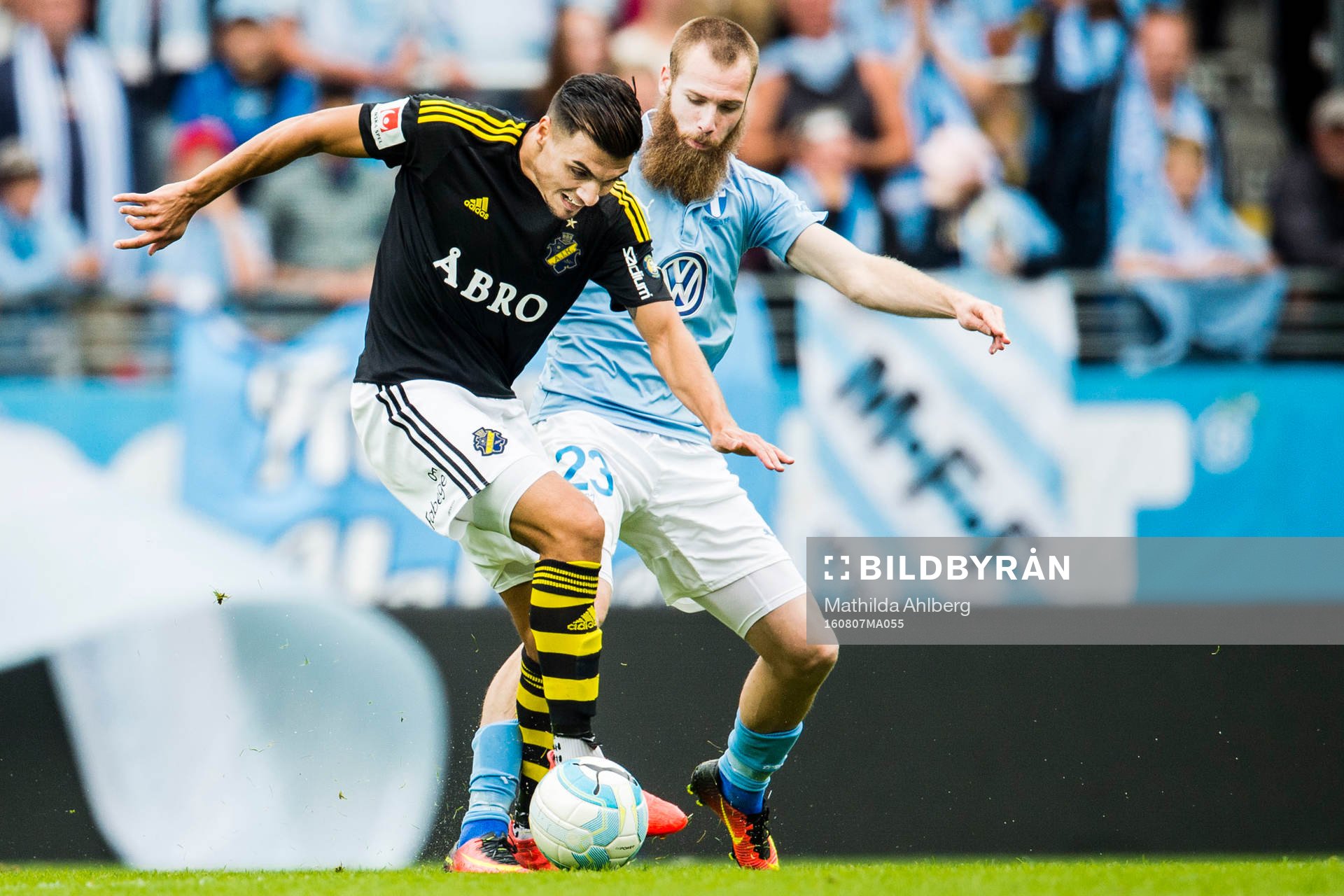s Ahmed Yasin och Malmö FFs Jo Inge Berget i duell
