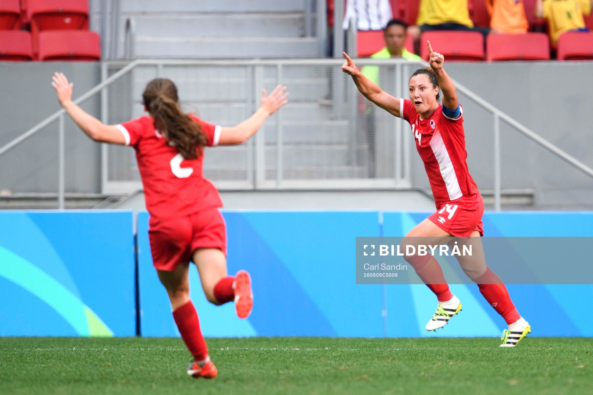 Kanadas Melissa Tancredi jublar