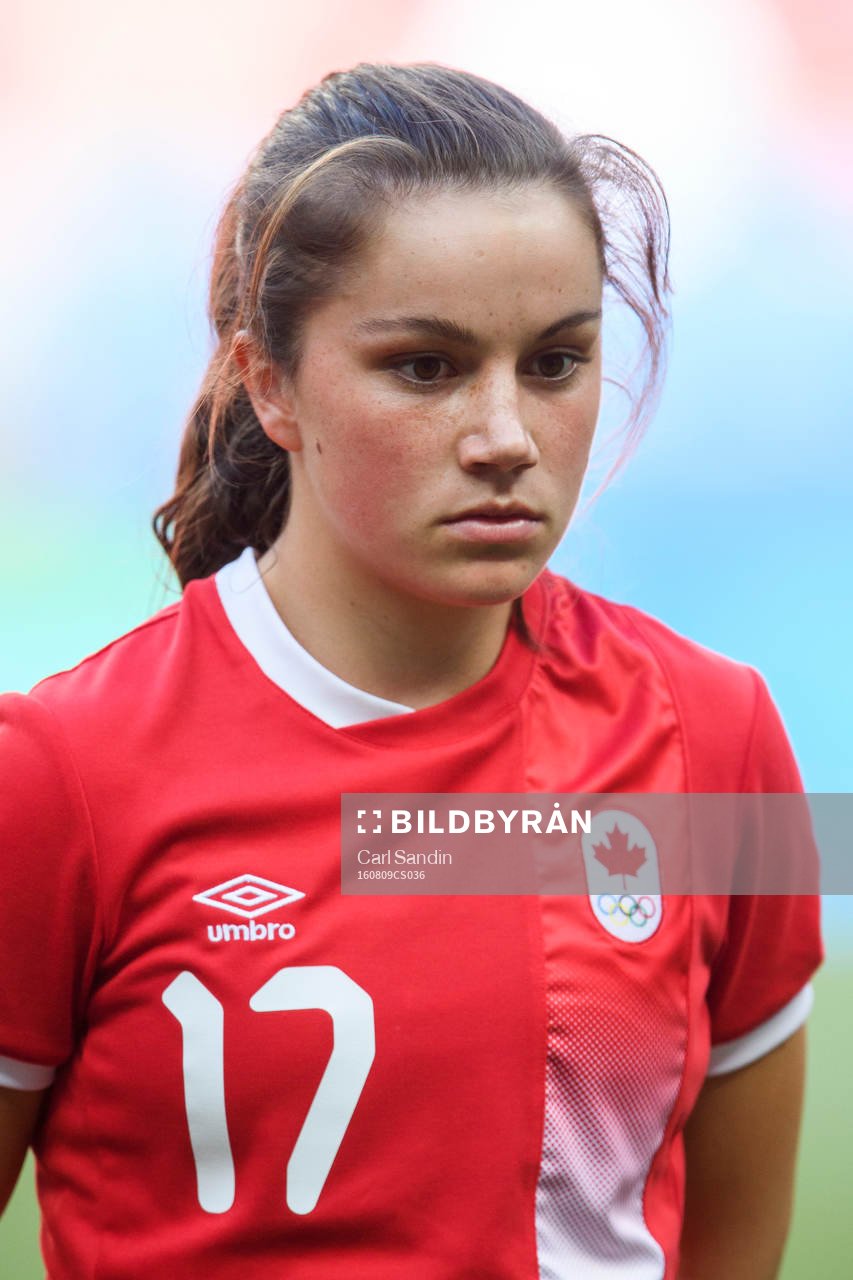 Kanadas Jessie Fleming vid lineup innan fotbollsmatchen