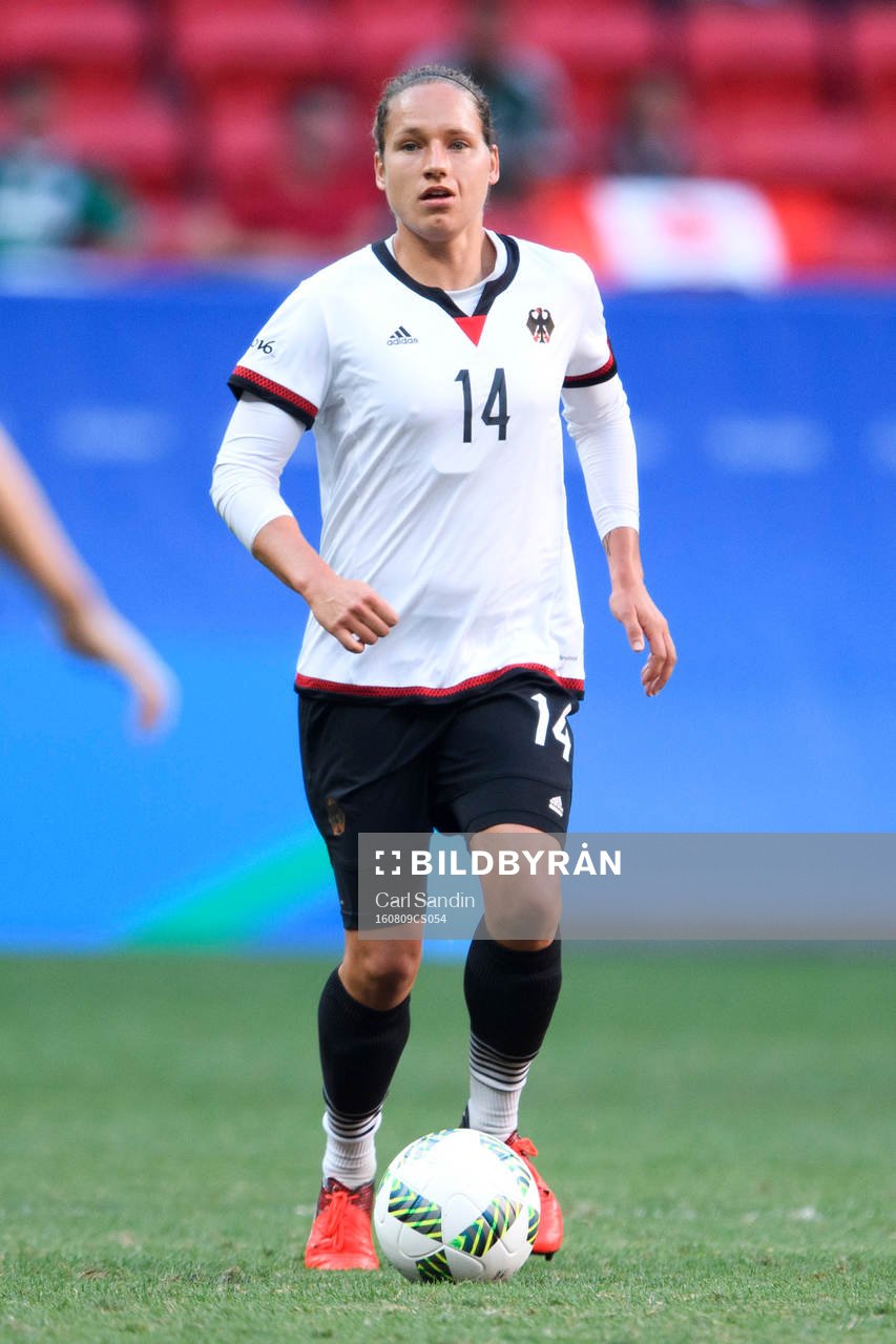 Tysklands Babett Peter i fotbollsmatchen mellan Tyskland