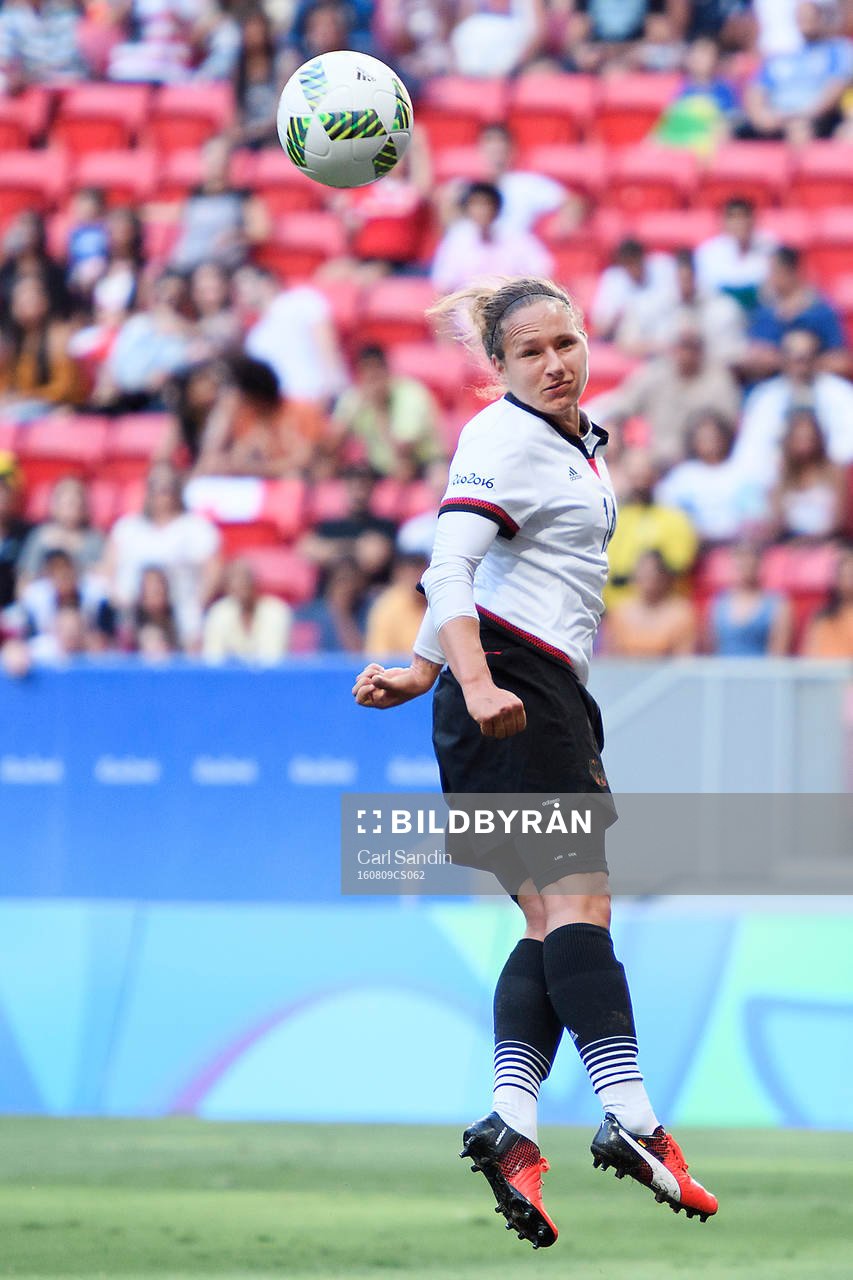 Tysklands Babett Peter i fotbollsmatchen mellan Tyskland
