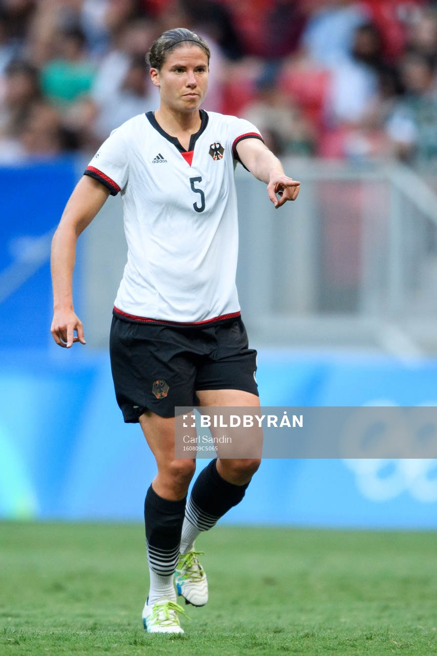 Tysklands Annike Krahn i fotbollsmatchen mellan Tyskland
