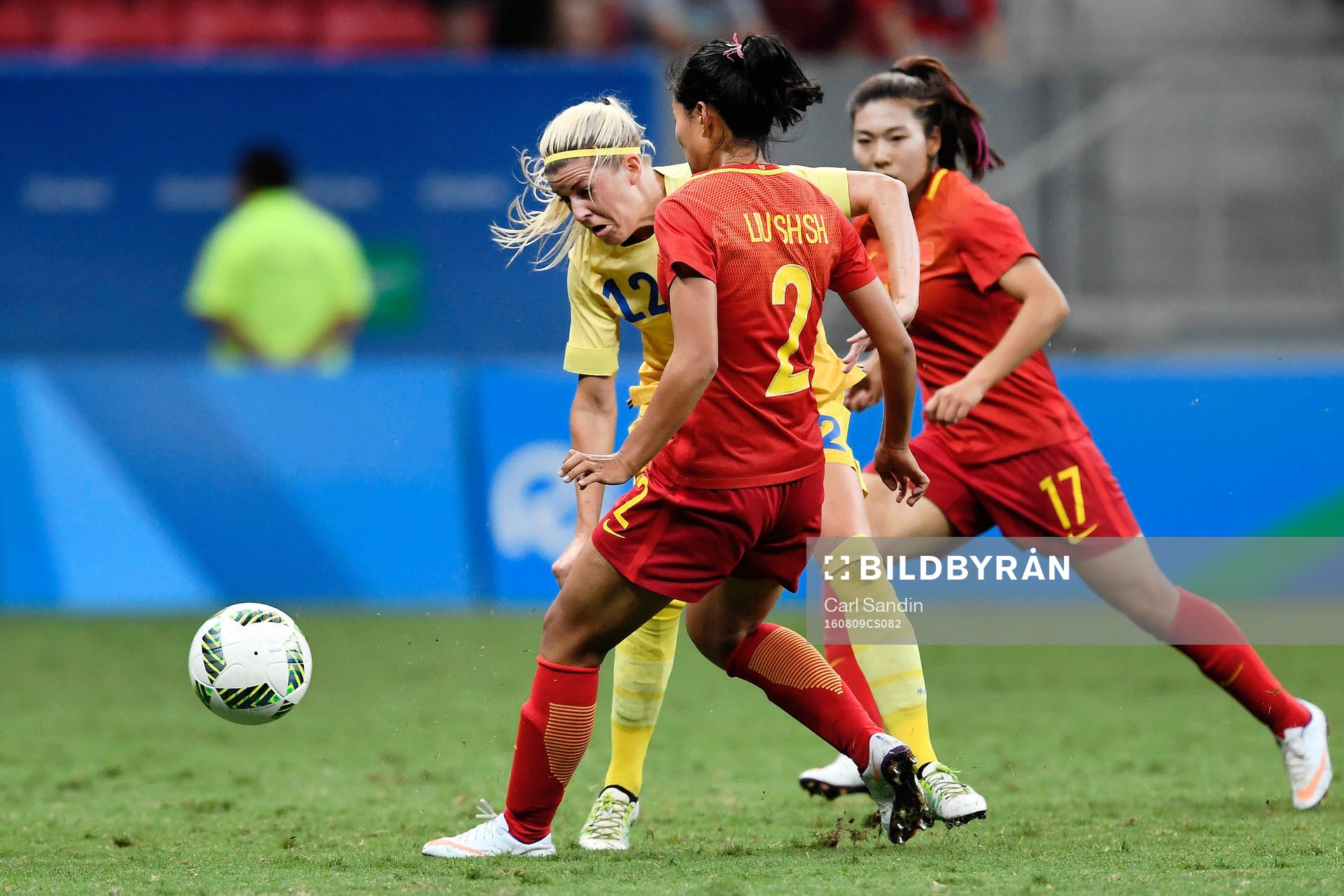 Sveriges Olivia Schough och Kinas Shanshan Liu i