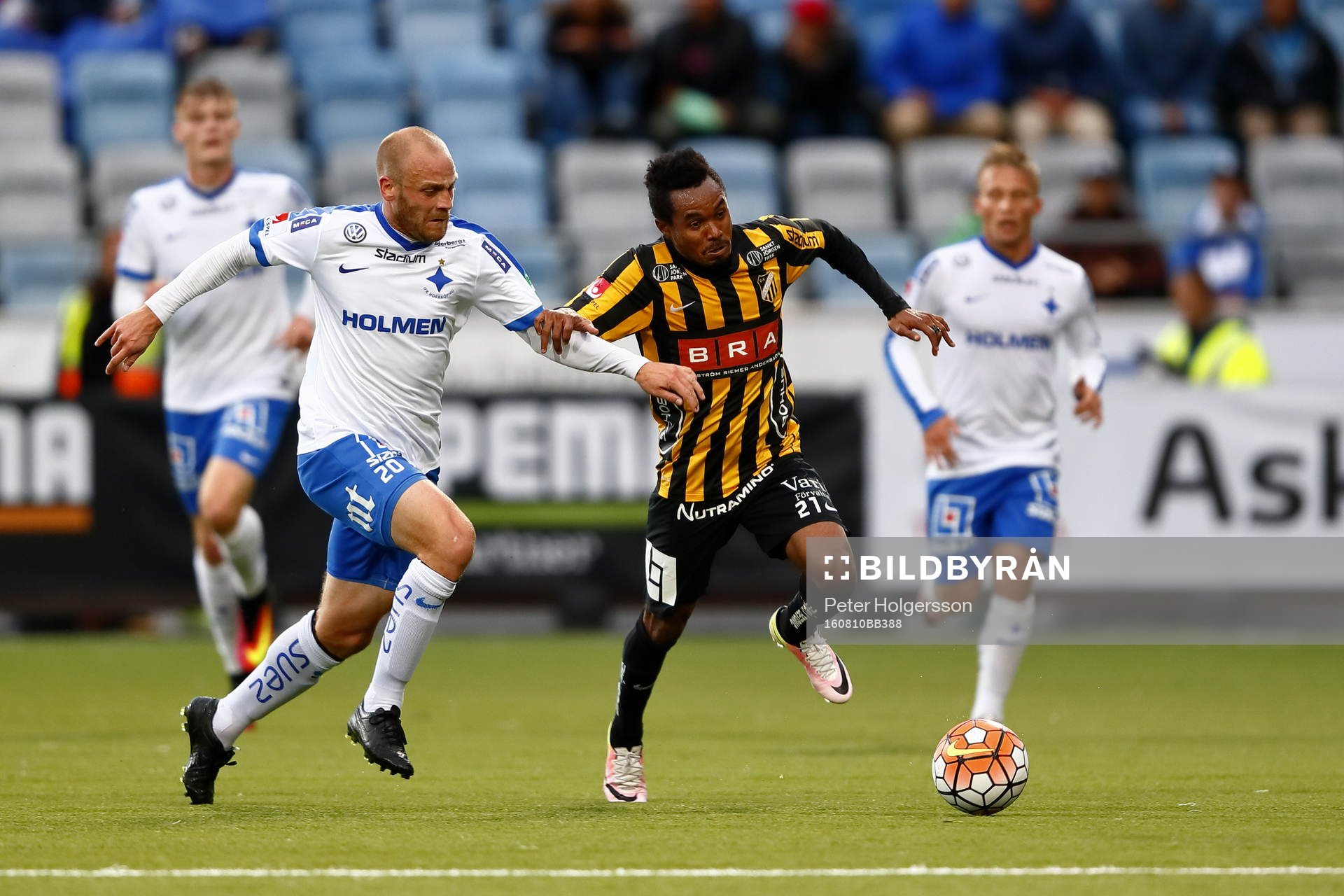 Norrköpings Daniel Sjölund och Häckens Nasiru Mohammed