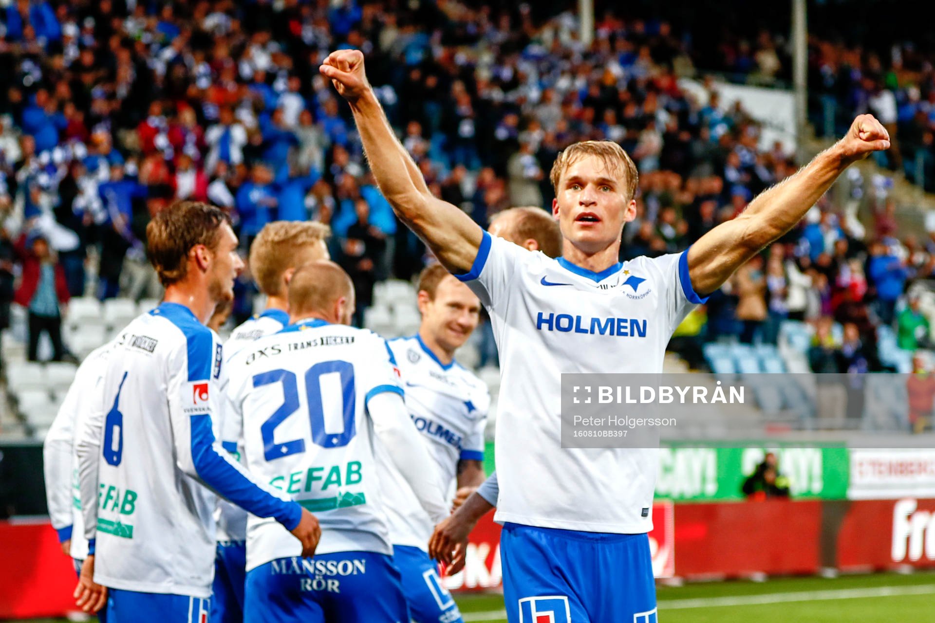 Norrköpings Sebastian Andersson jublar efter 2-1 under fotbollsmatchen i Allsvenskan mellan Norrköping och Häcken den 10 augusti 2016 i Norrköping.