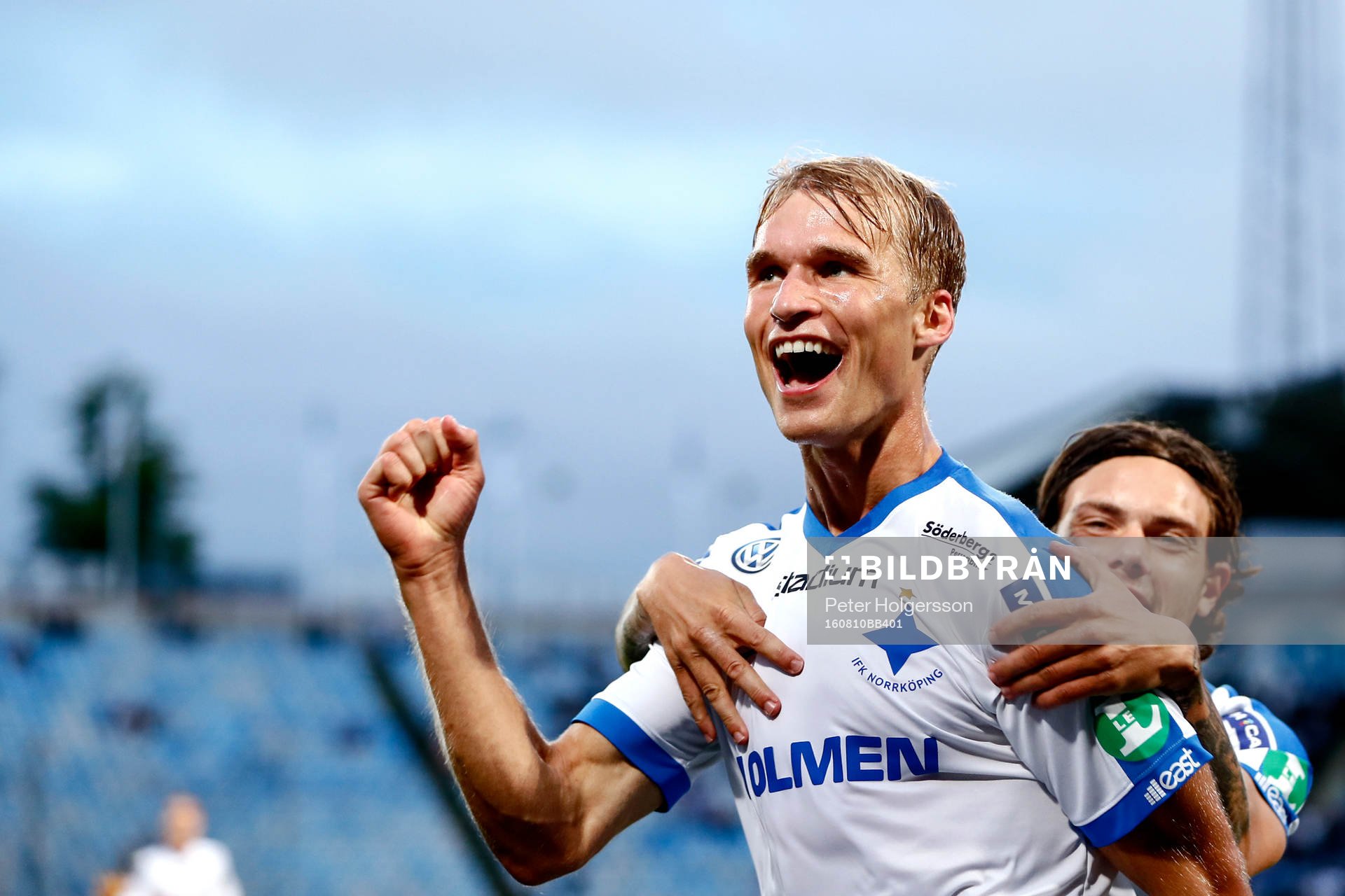Norrköpings Sebastian Andersson jublar efter 2-1 under fotbollsmatchen i Allsvenskan mellan Norrköping och Häcken den 10 augusti 2016 i Norrköping.
