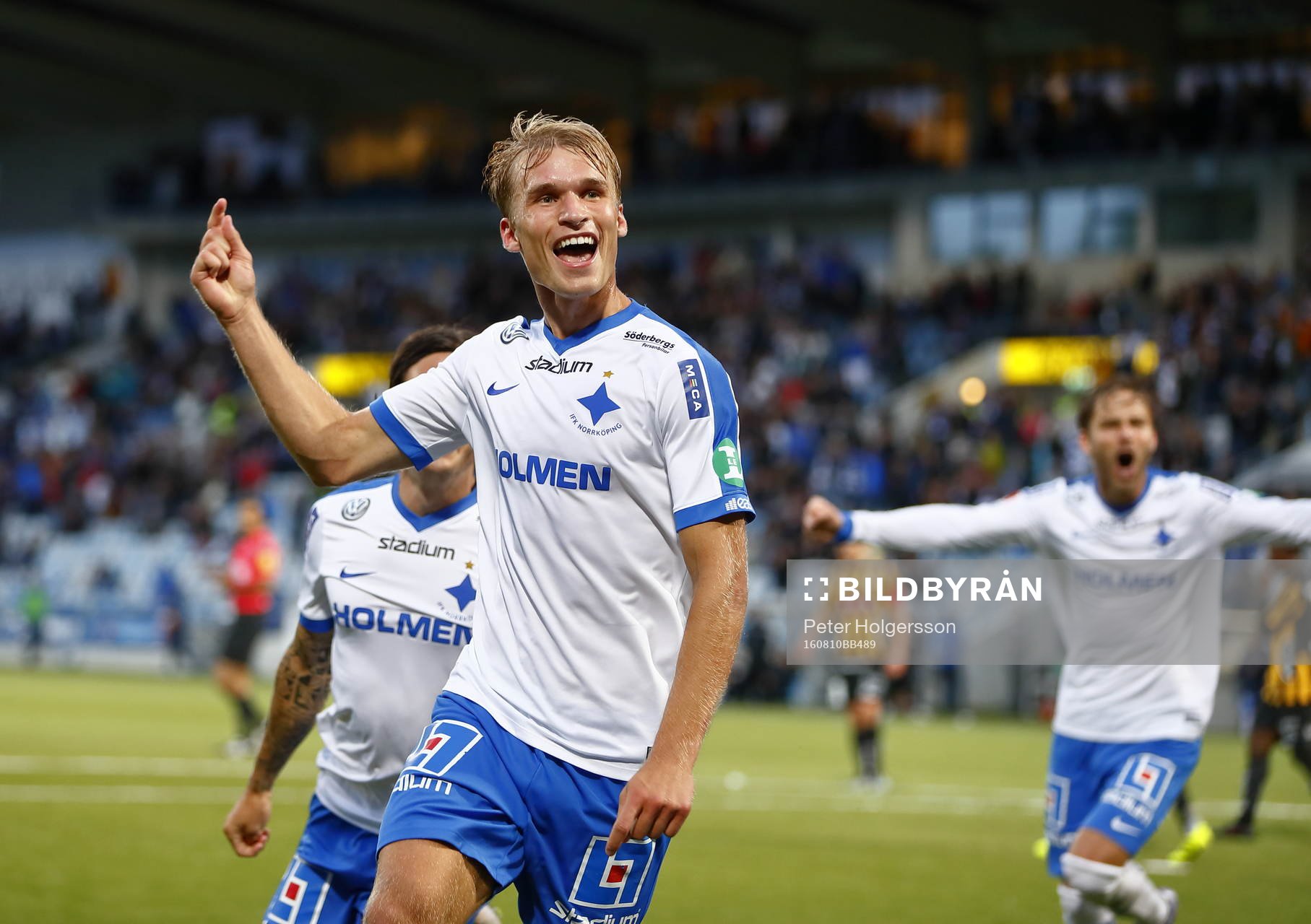 Norrköpings Sebastian Andersson jublar