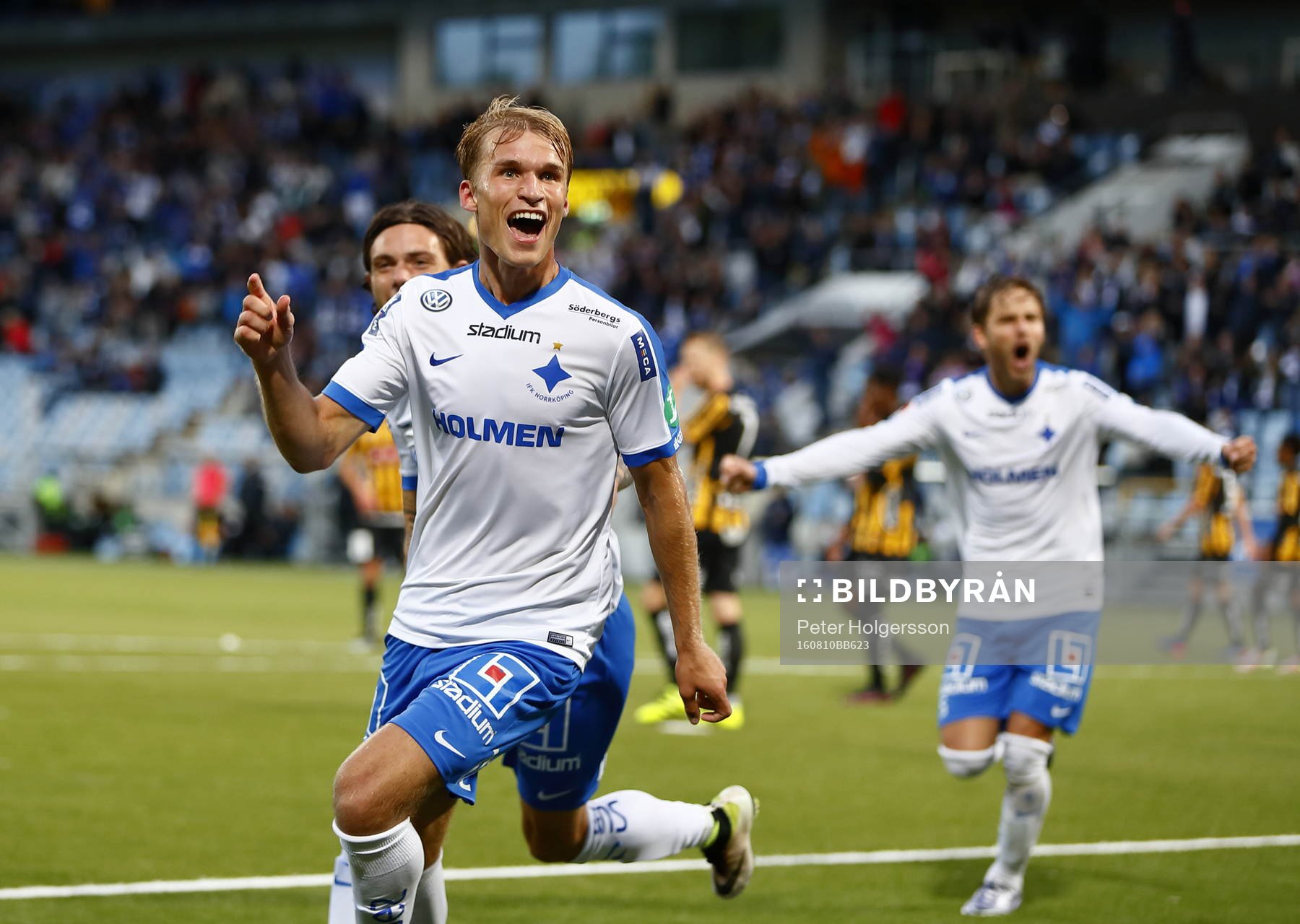 Norrköpings Sebastian Andersson jublar