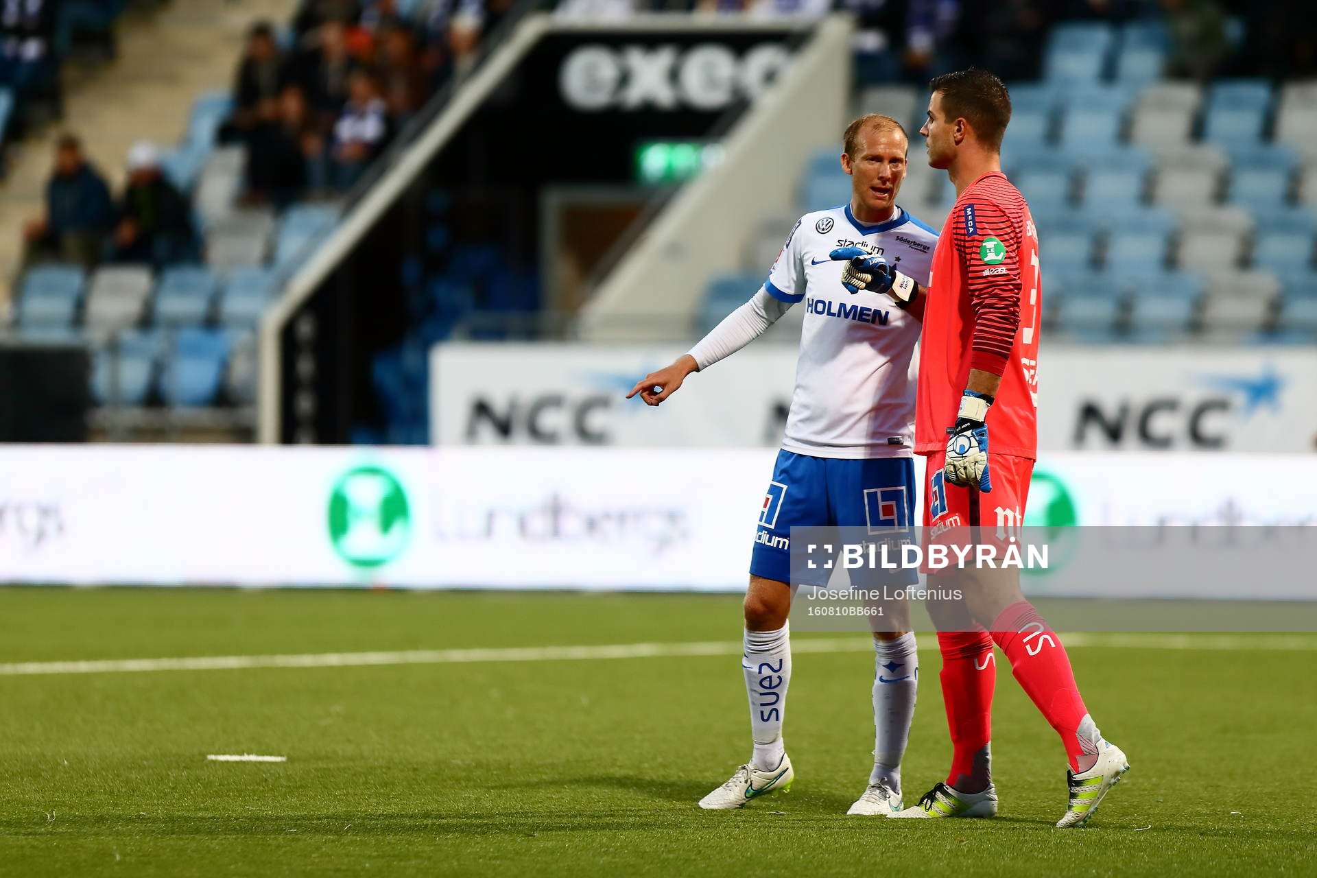 Norrköpings Andreas Johansson och målvakt Michael Langer