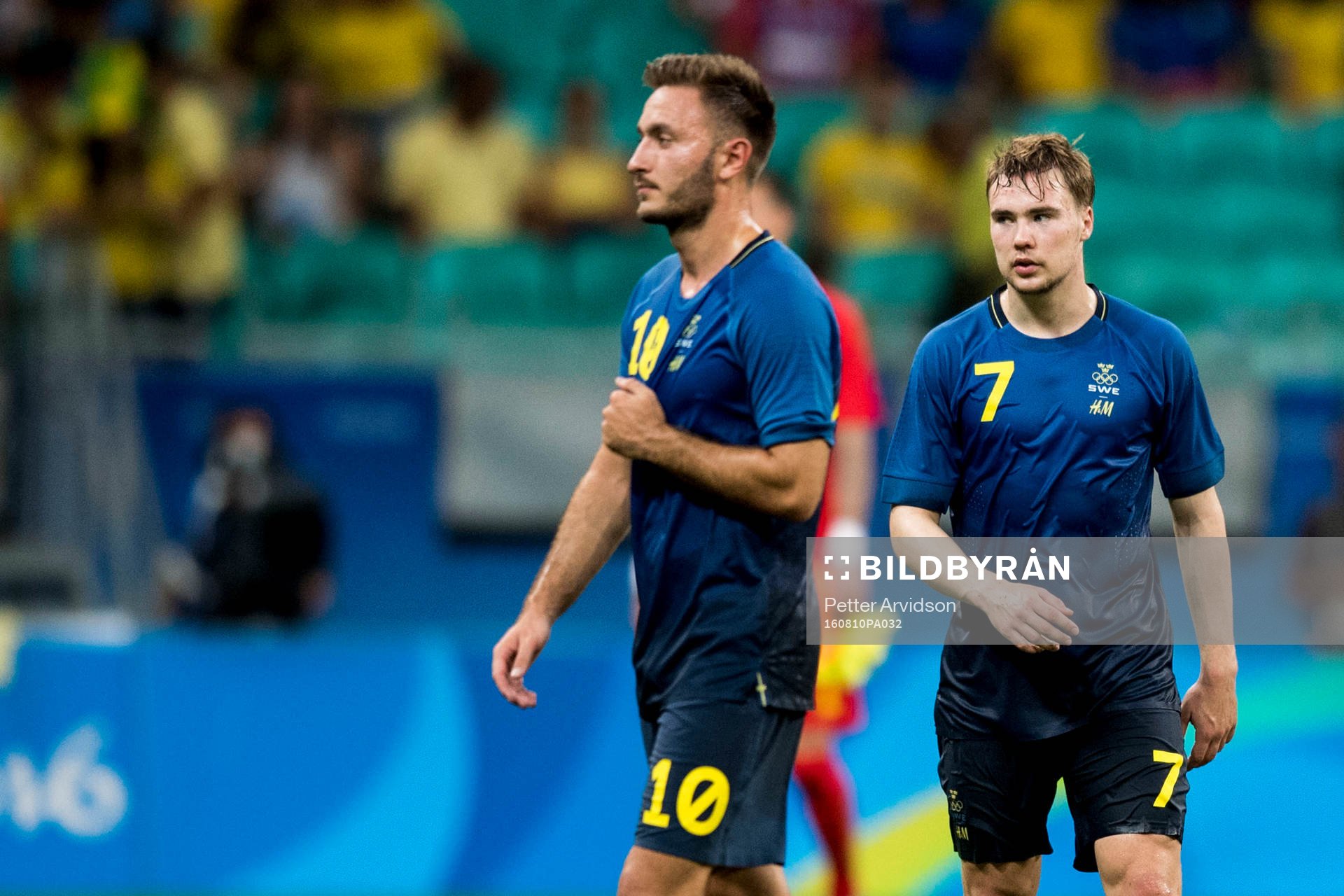 Sveriges Muamer Tankovic och Simon Tibbling deppar